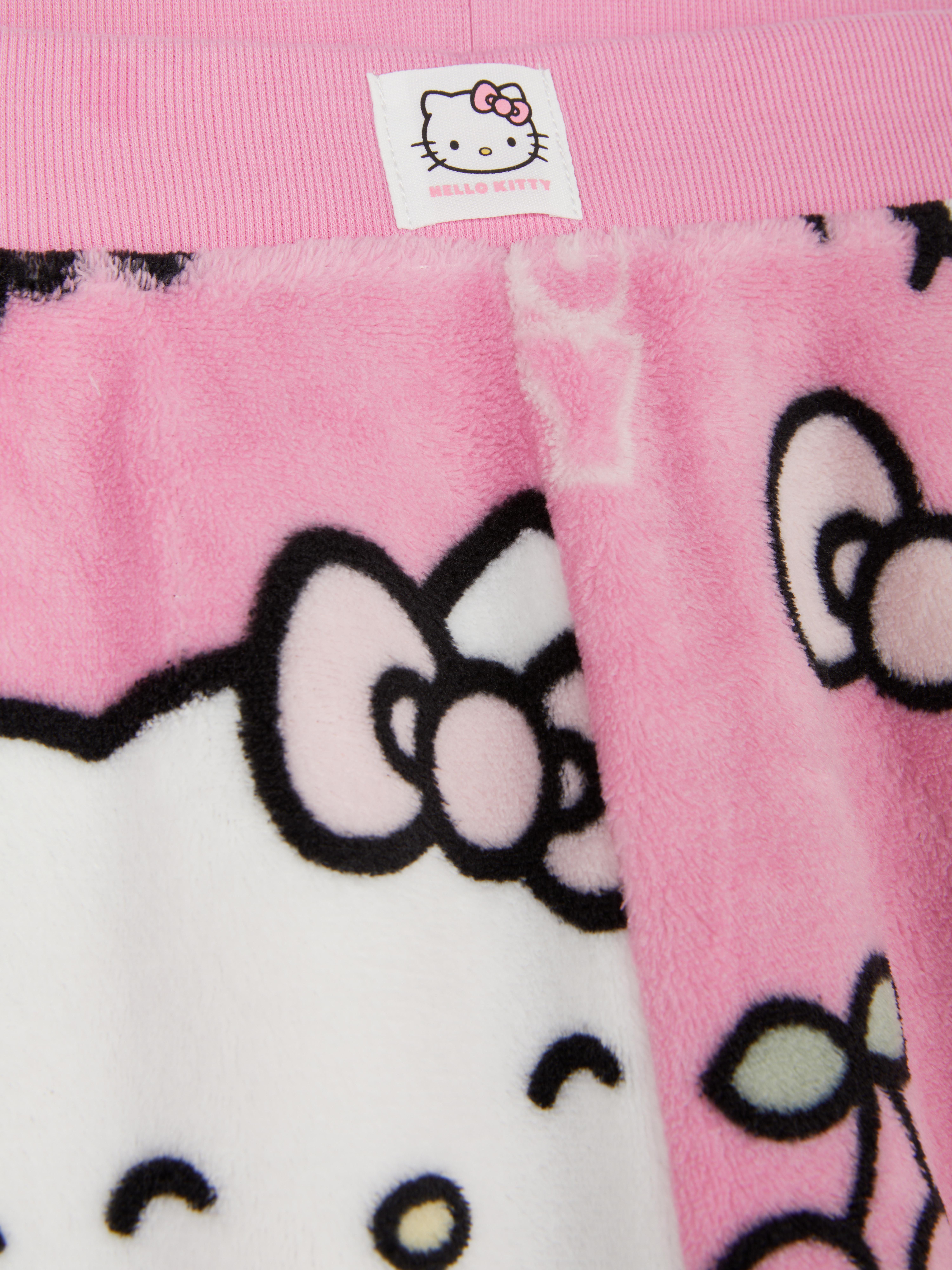 Širok spodnji del pižame iz flisa ob 50. obletnici Hello Kitty