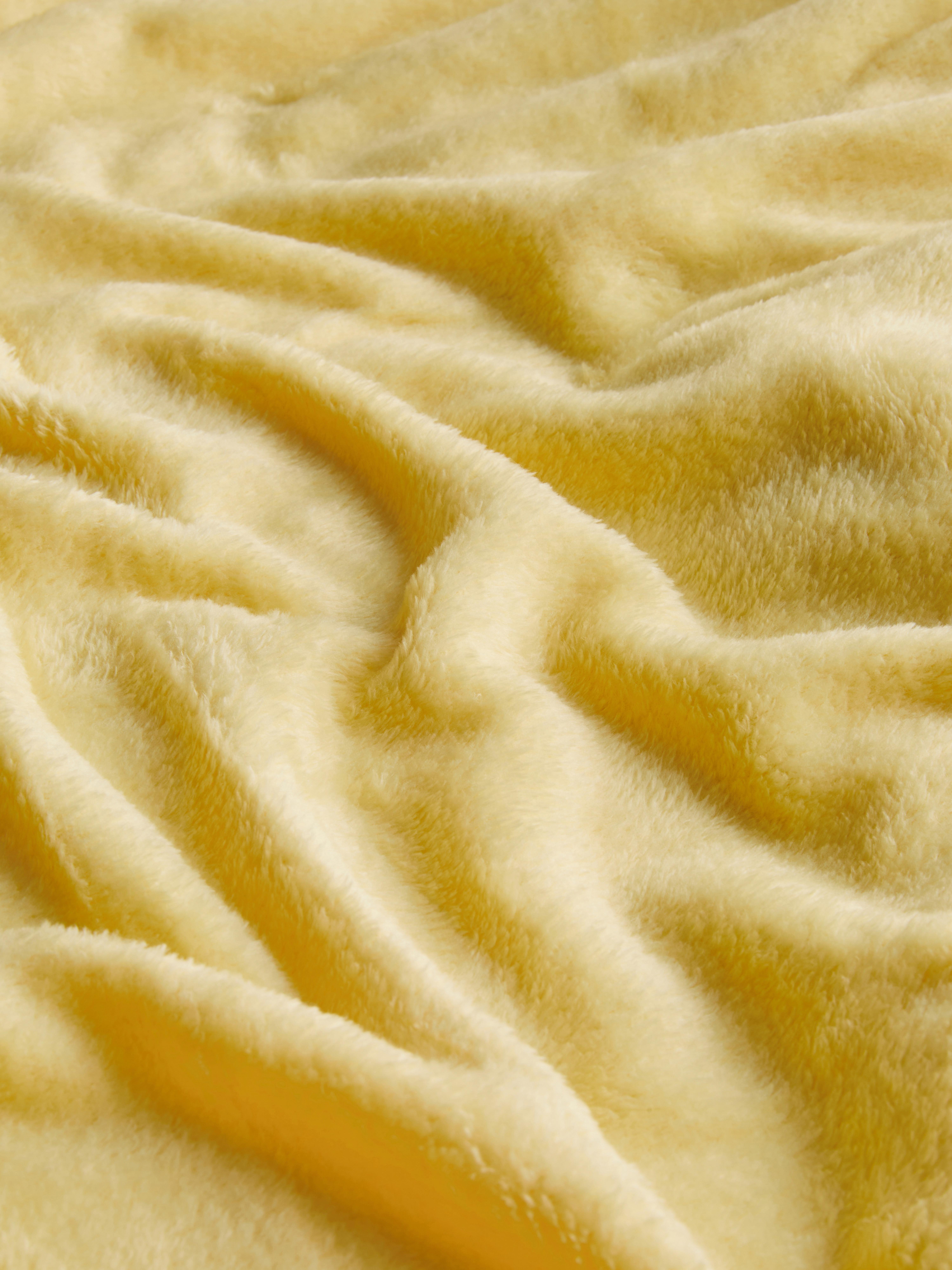 Super Soft Small Plush Throw