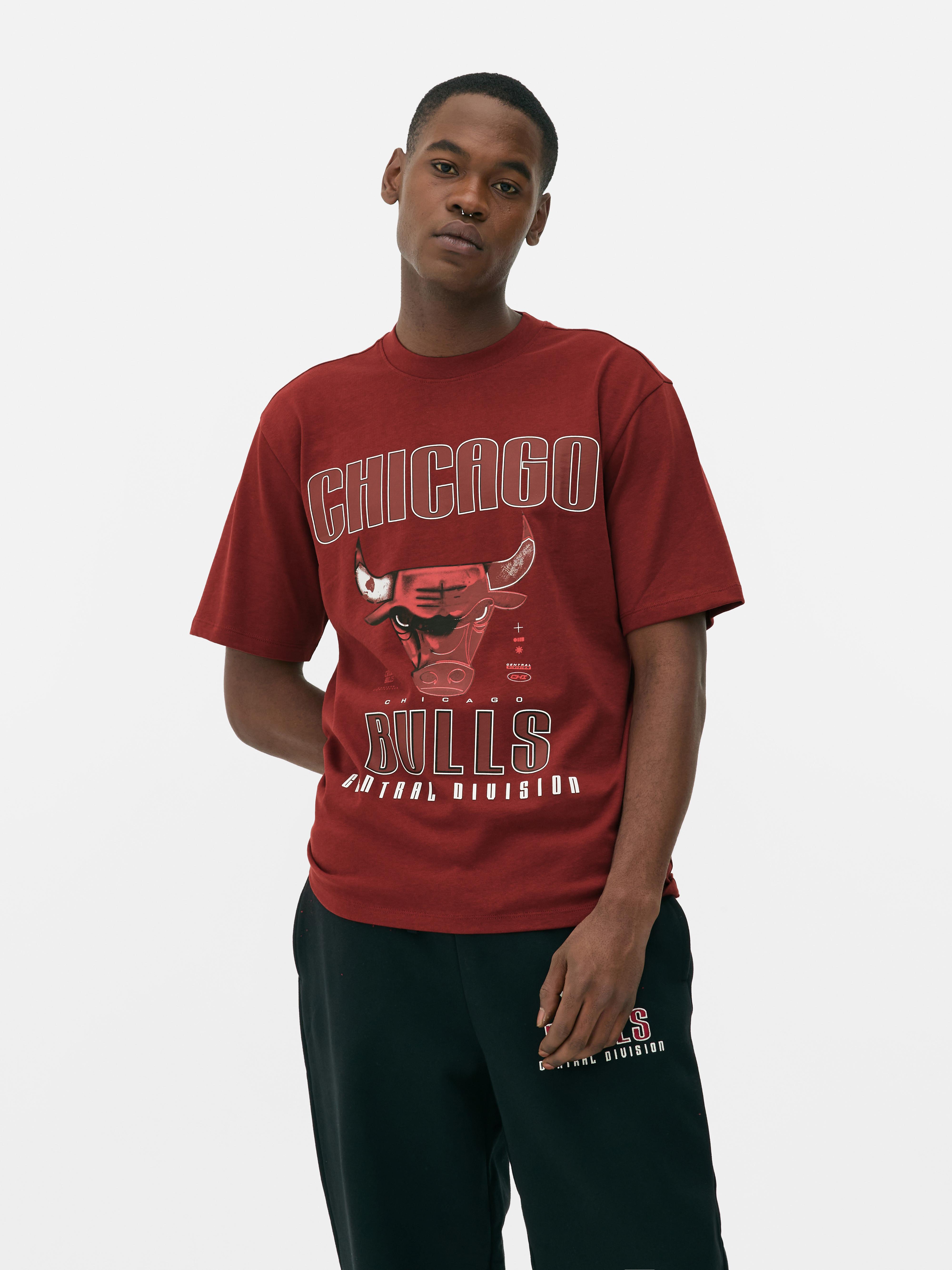 Men s Red NBA Chicago Bulls Graphic T Shirt Primark