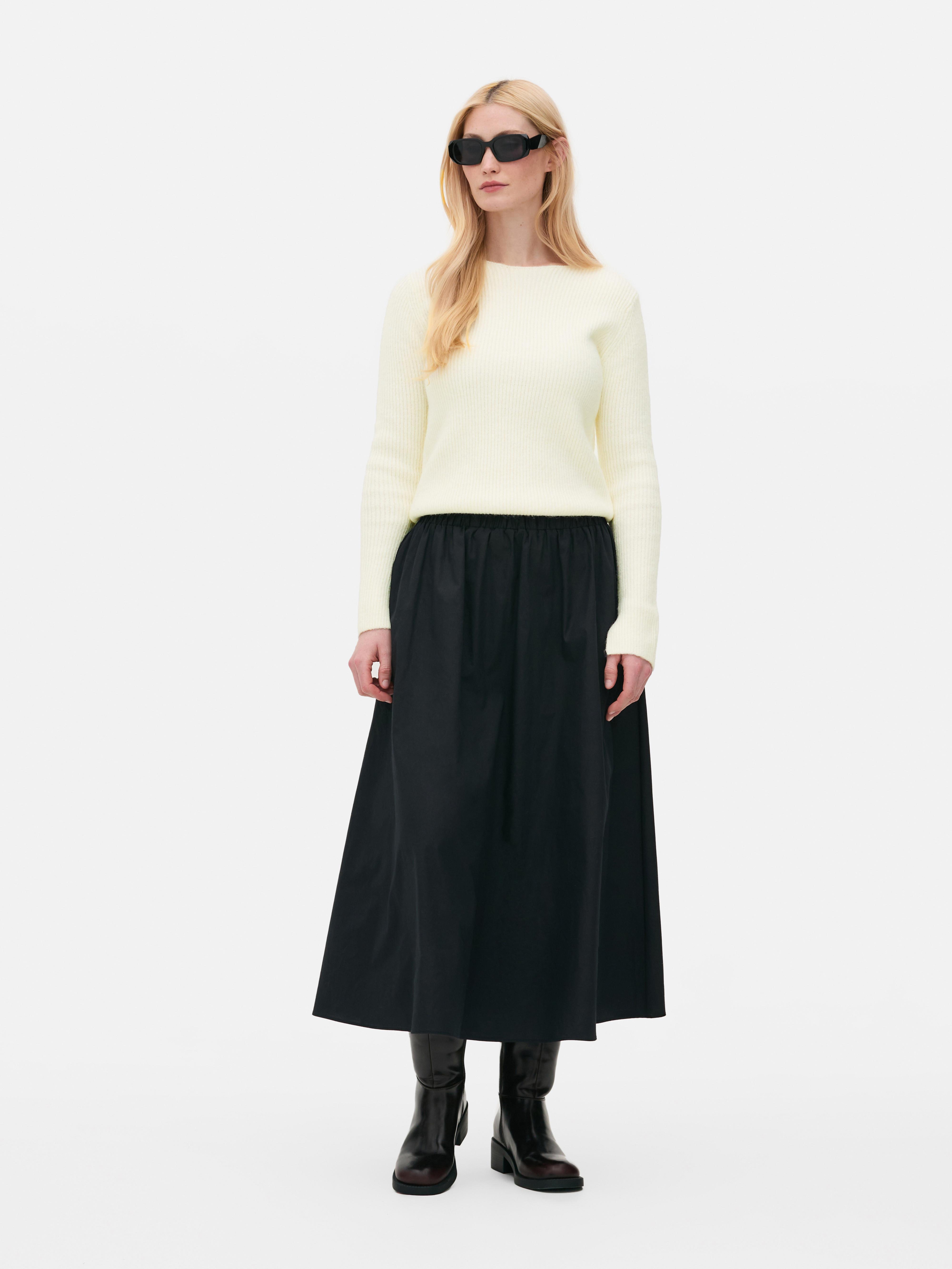 Gerippter Pullover mit U-Boot-Ausschnitt