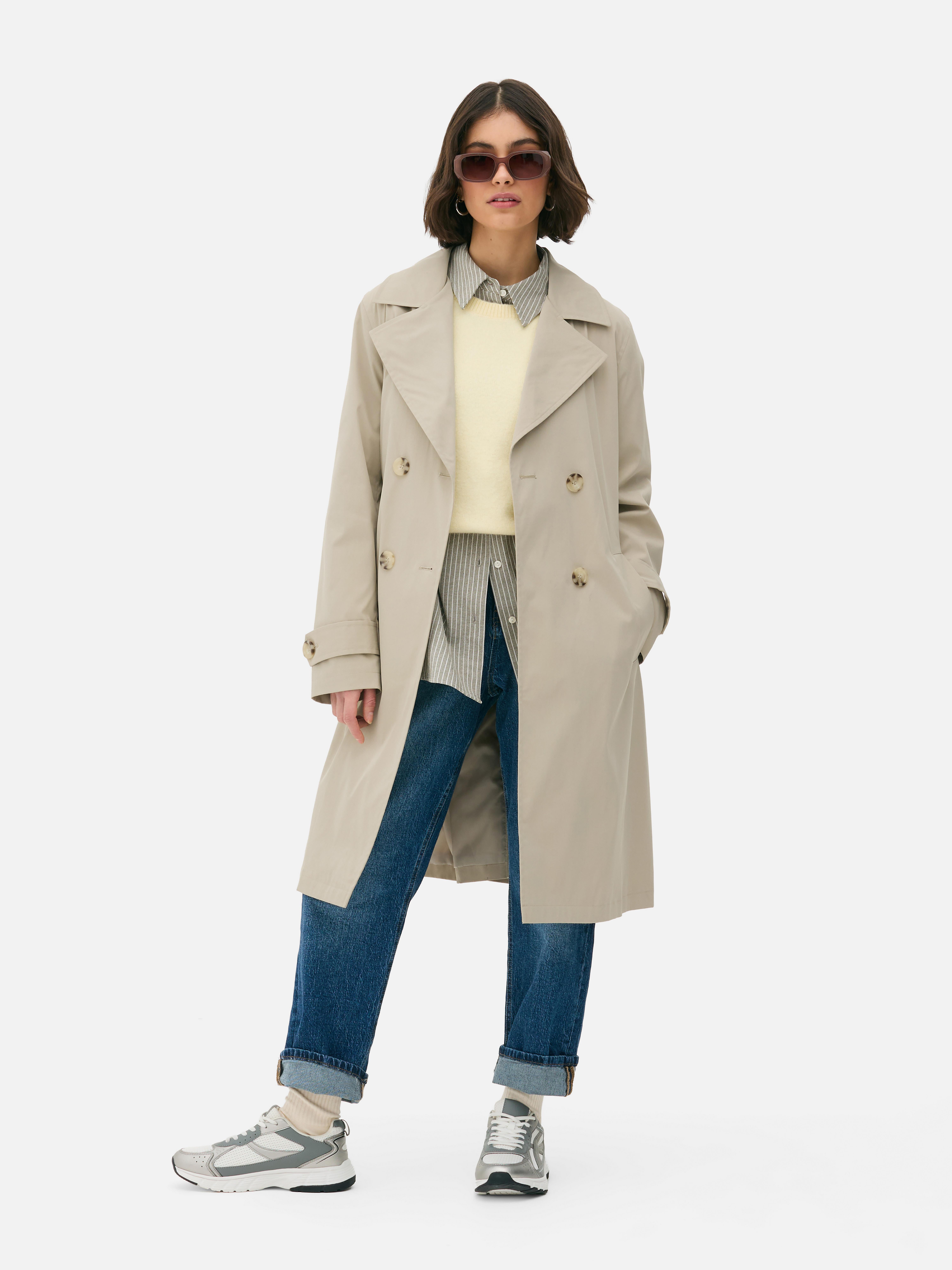 Gabardina de doble botonadura con cinturón
