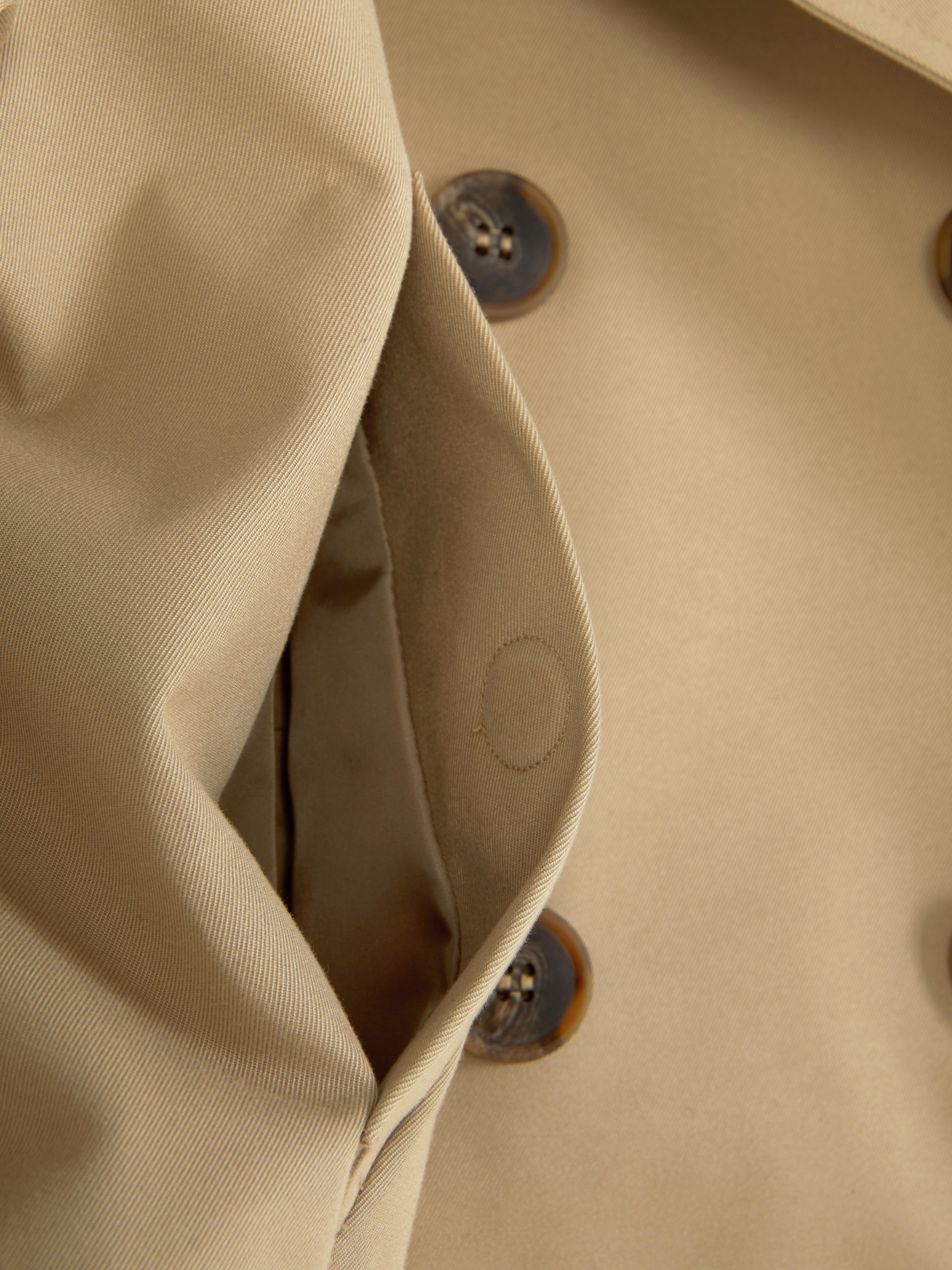 Adaptiver zweireihiger Trenchcoat
