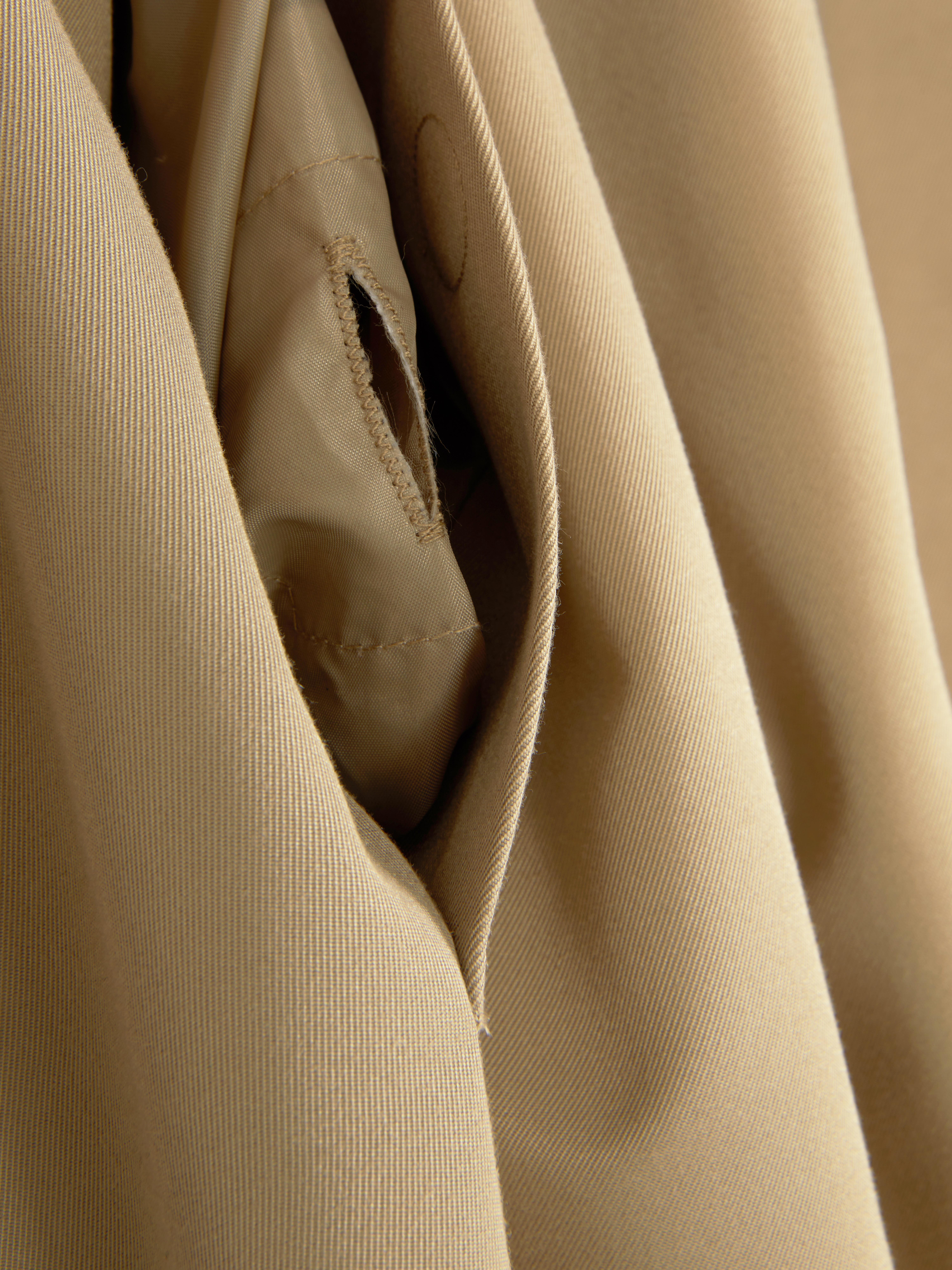 Adaptiver zweireihiger Trenchcoat