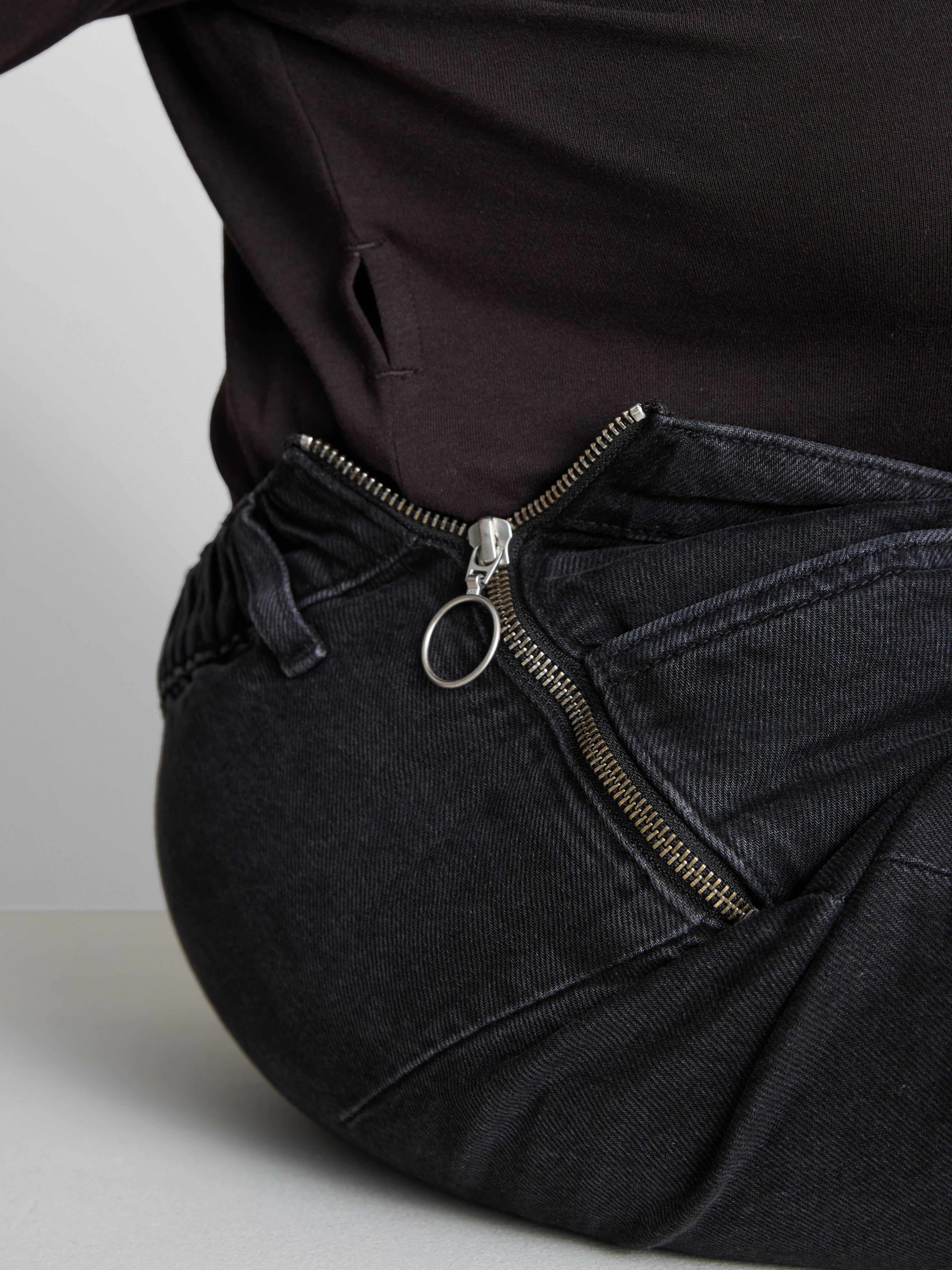 Adaptive Denim-Jeans für Sitzende