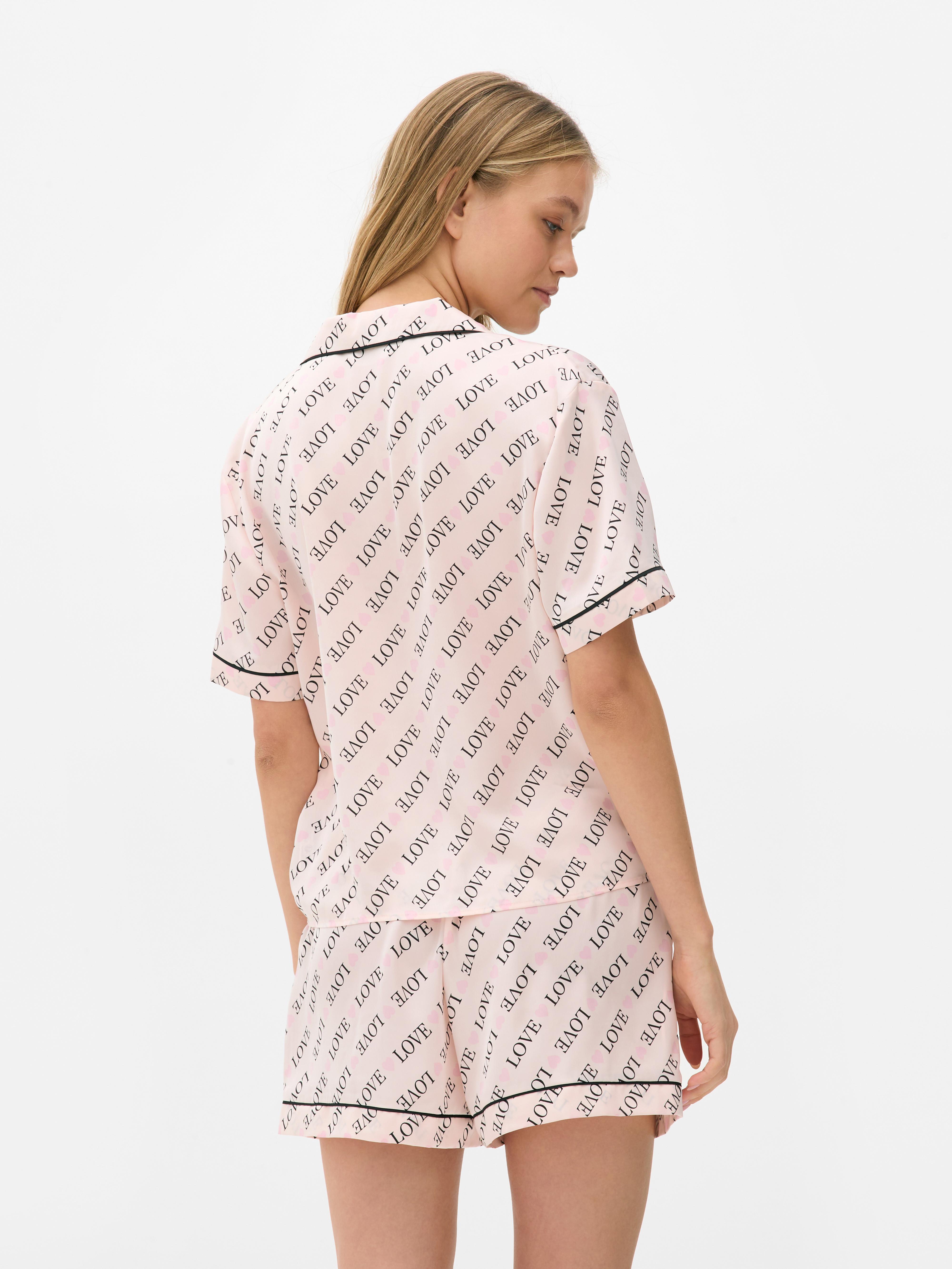 Completo camicia del pigiama e pantaloncini in raso