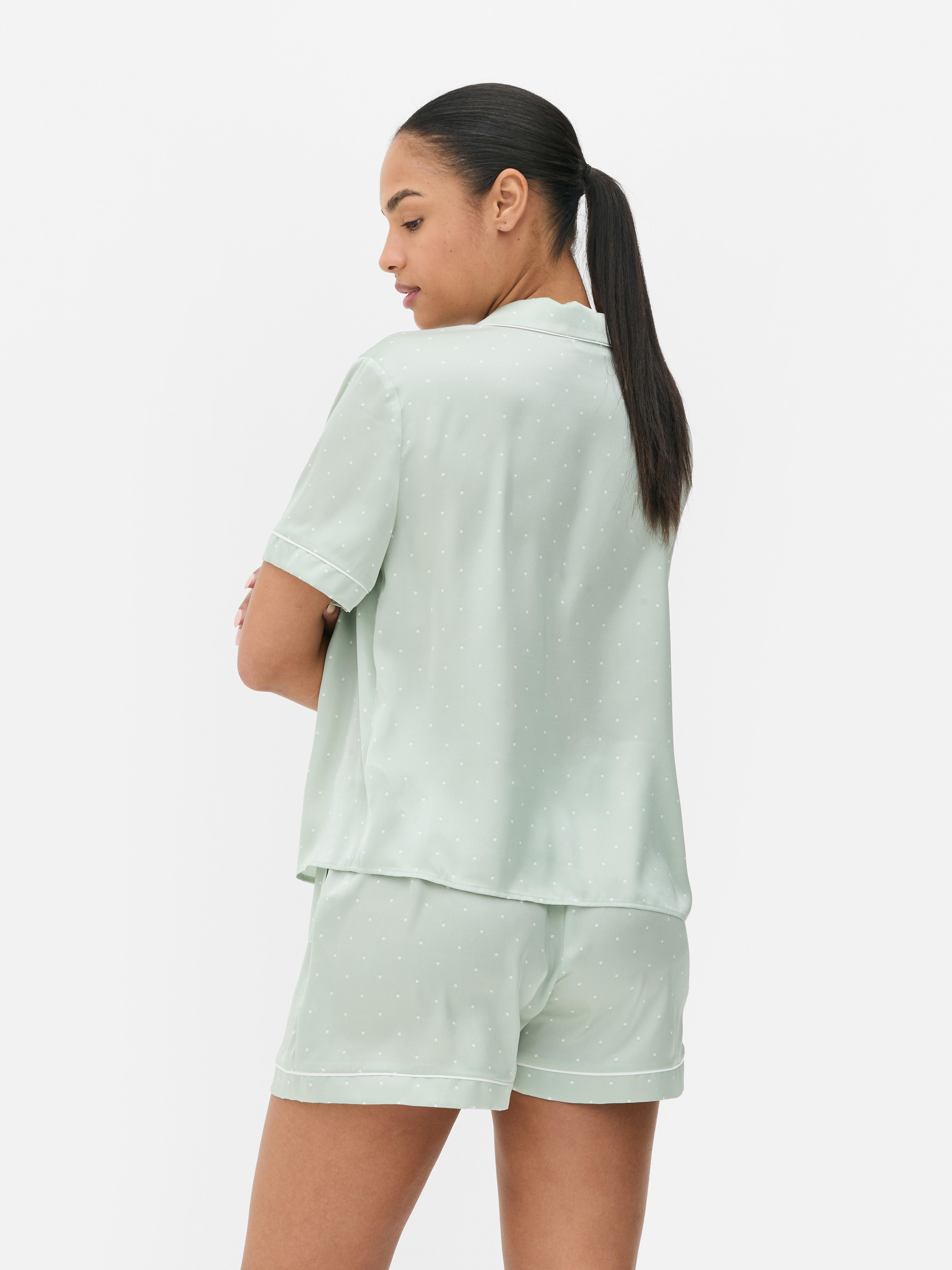 Satin-Schlafanzug mit Hemd und Shorts