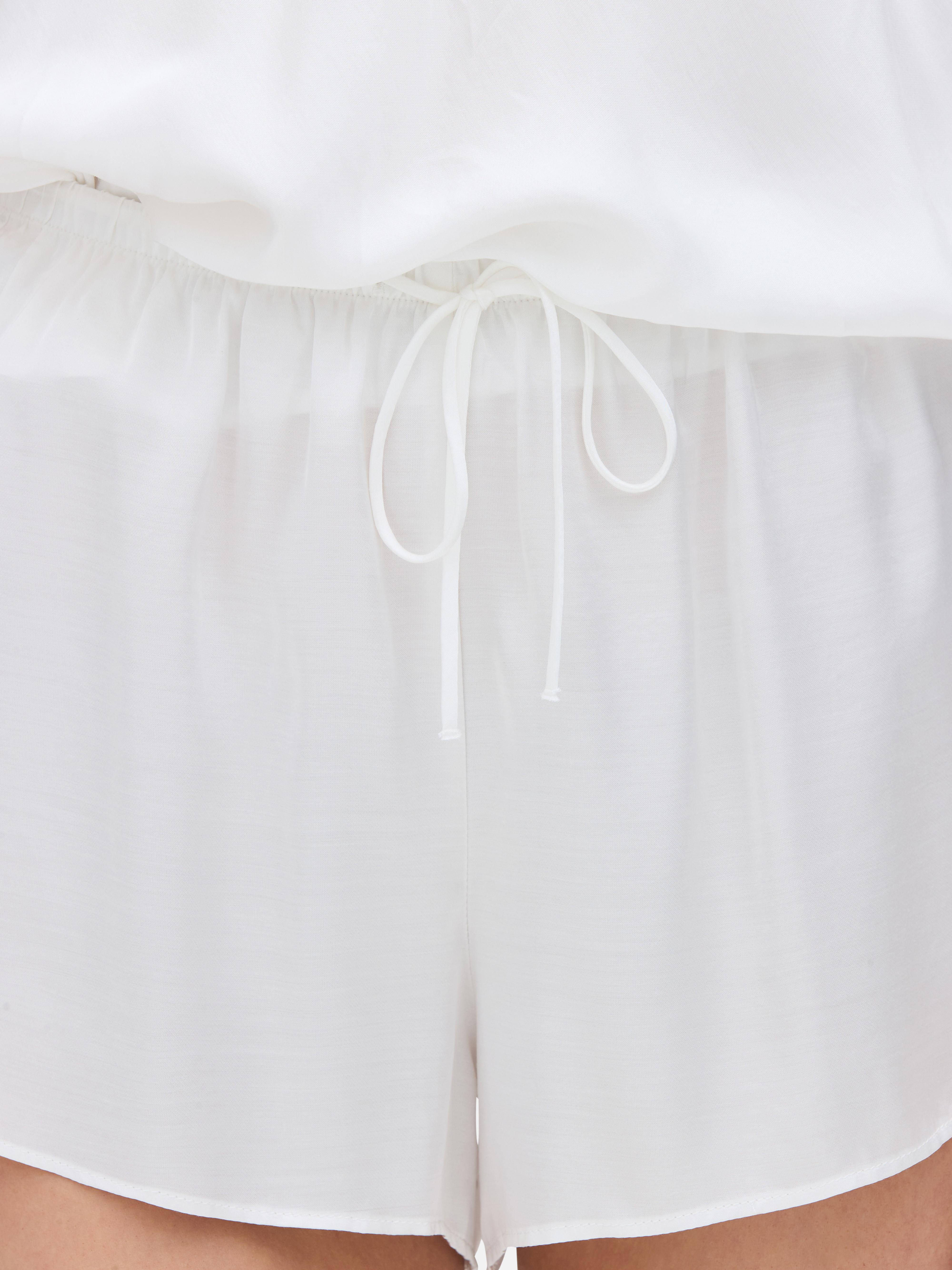 Short de pyjama avec nœud à la taille The Edit