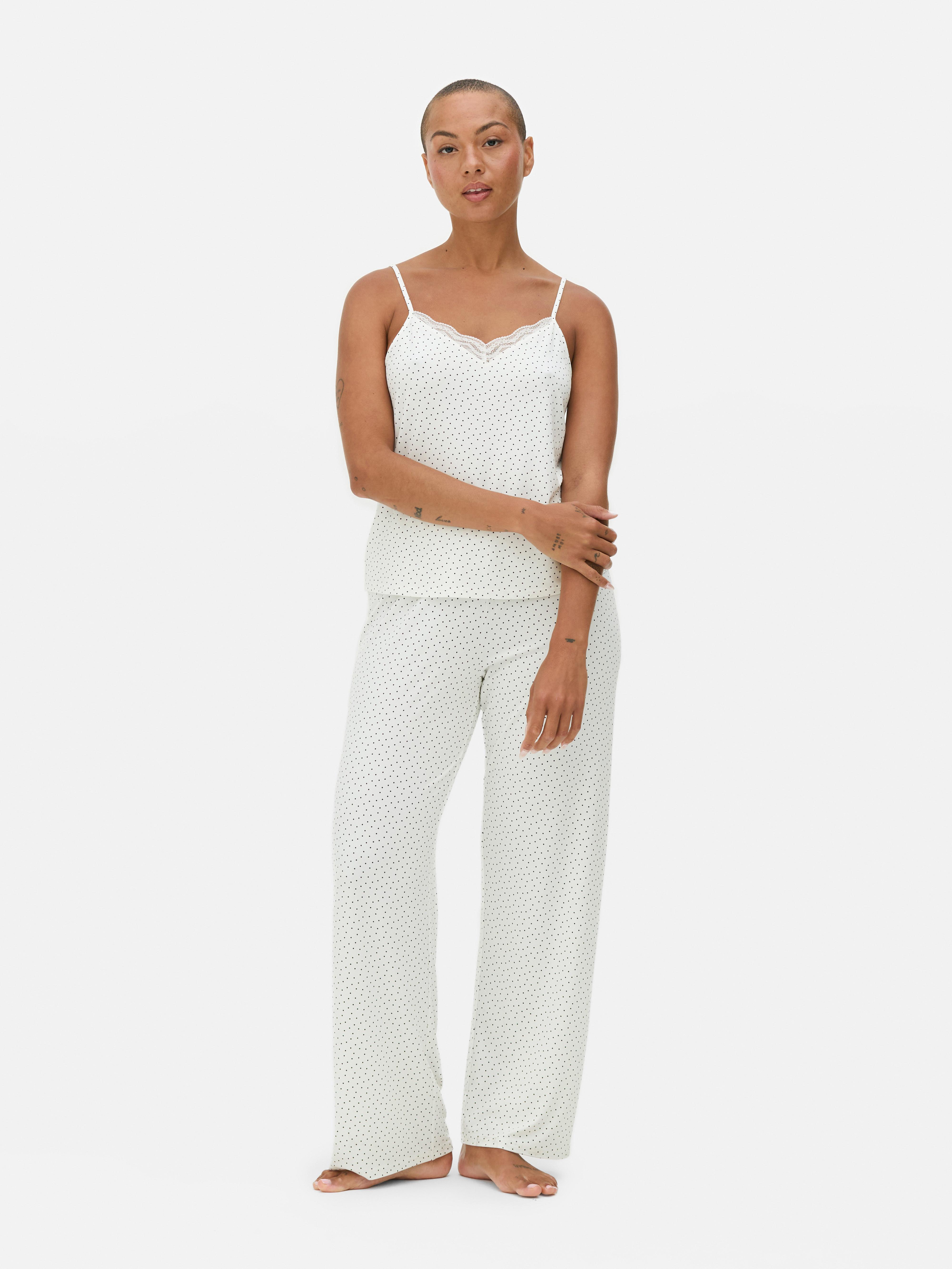 Pyjama met hemdje met lange mouwen en broek