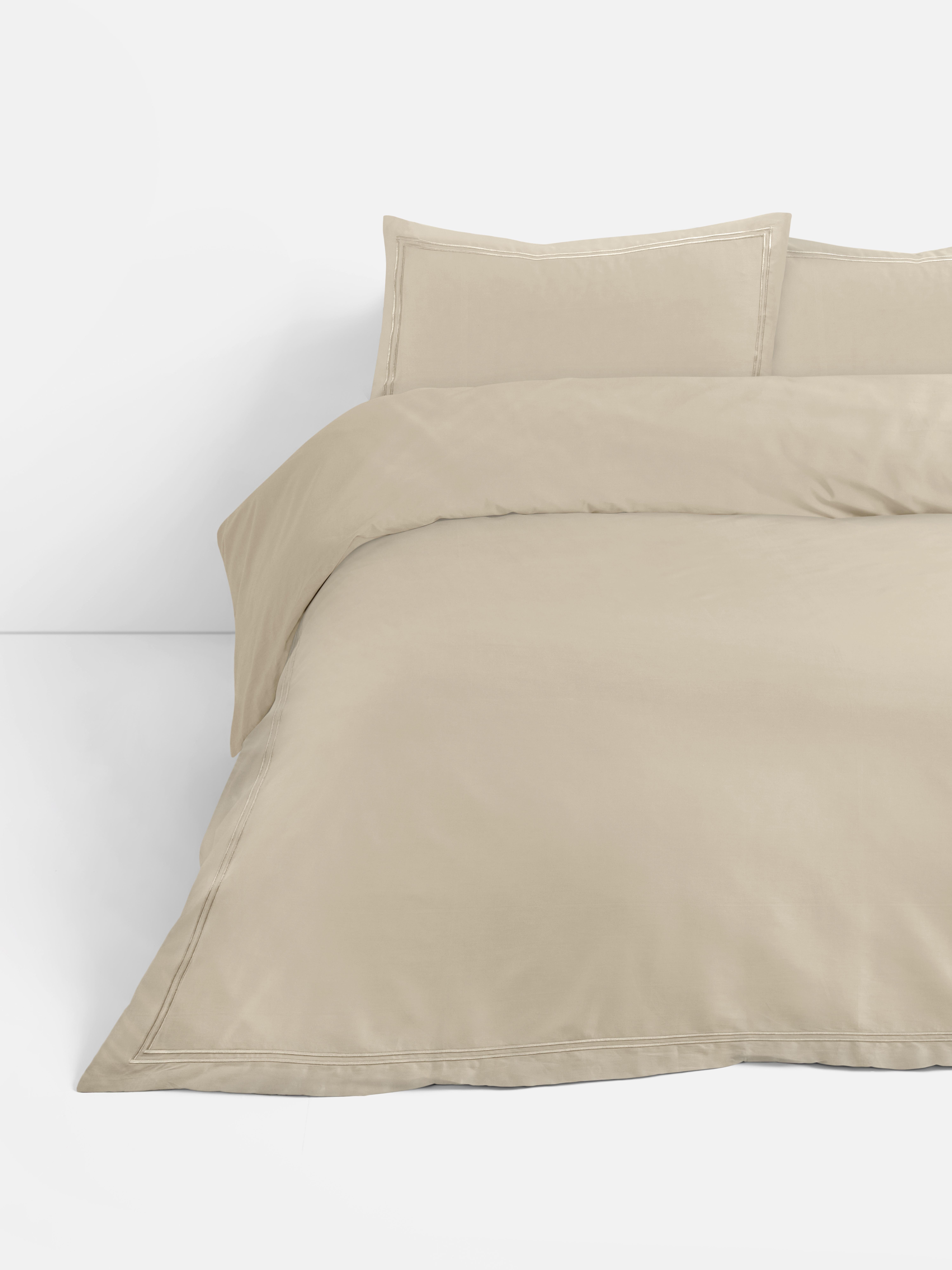 300 Thread Count Twin Border Super King Duvet Cover Set