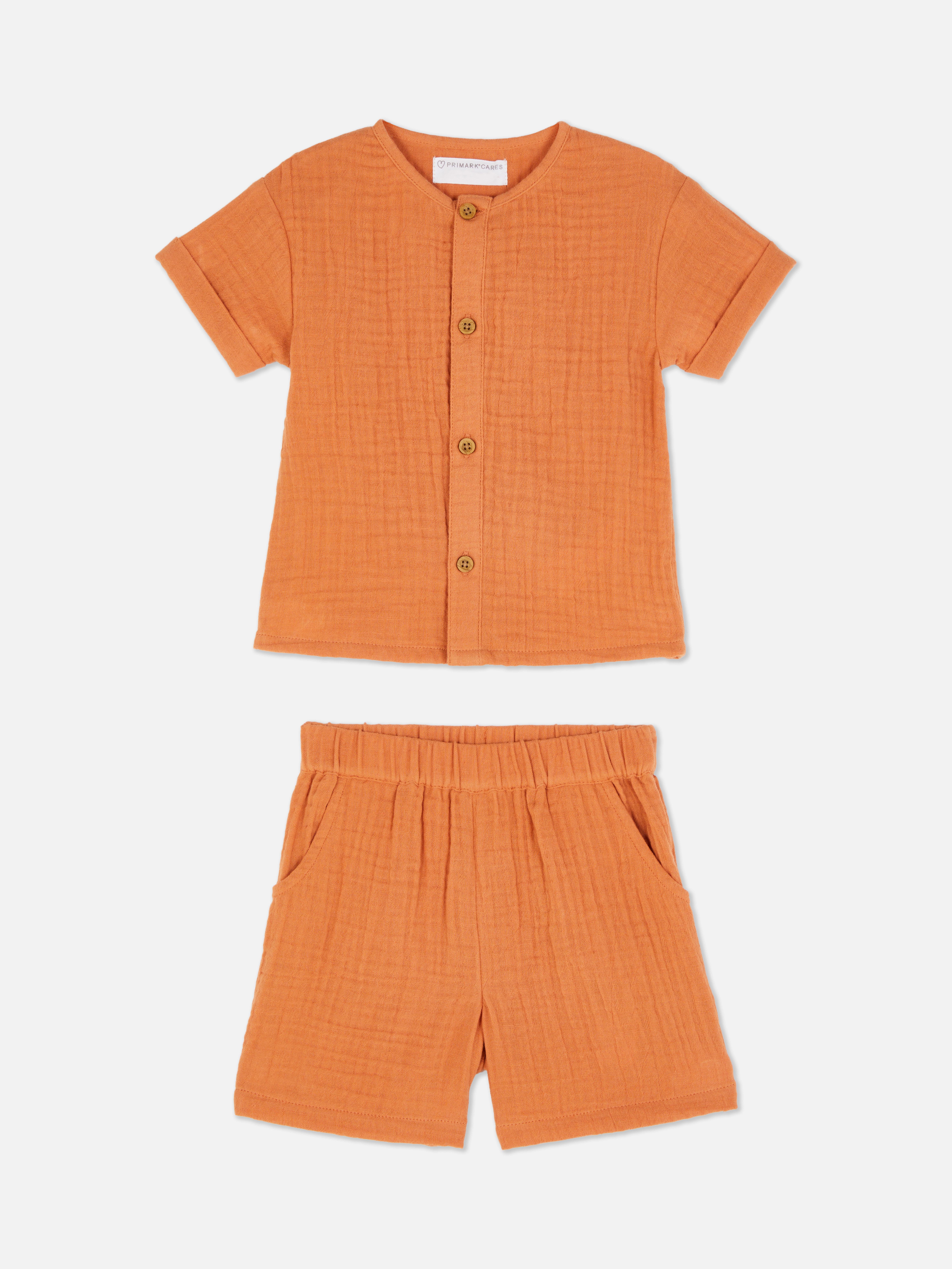 Completo camicia e pantaloncini in stamigna
