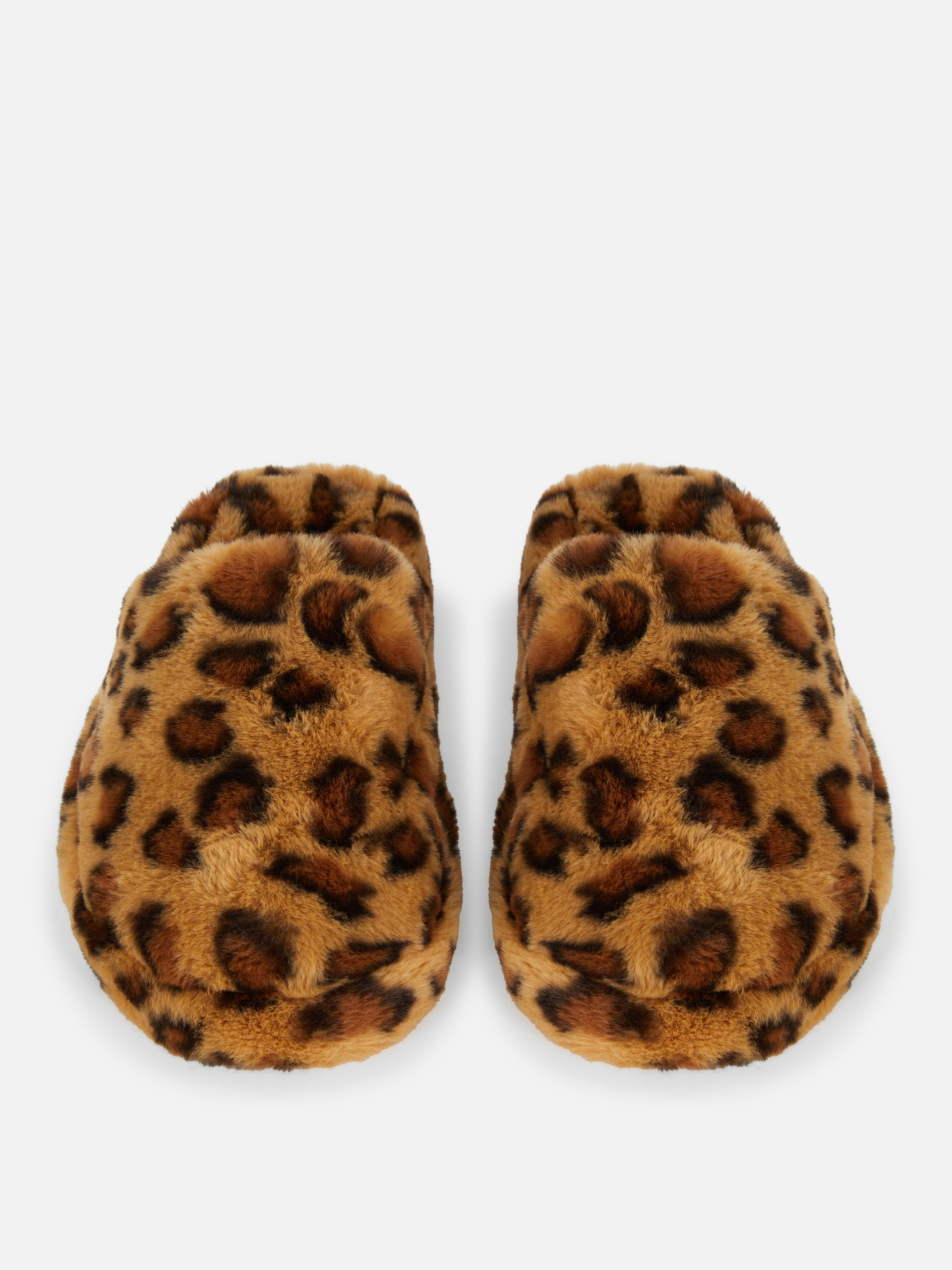 Pluizige muiltjes met luipaardmotief