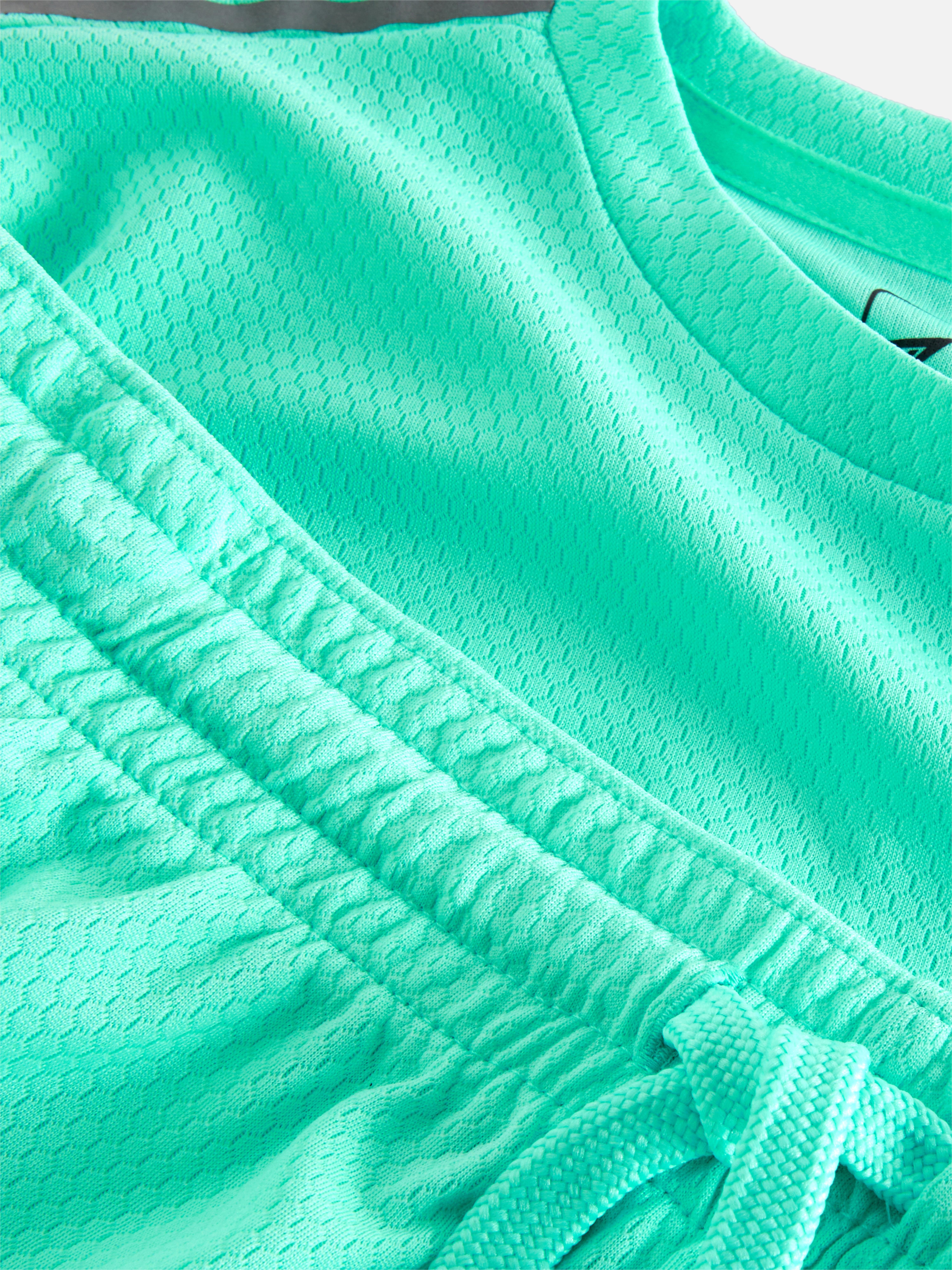 Matchende set van sporttop en short