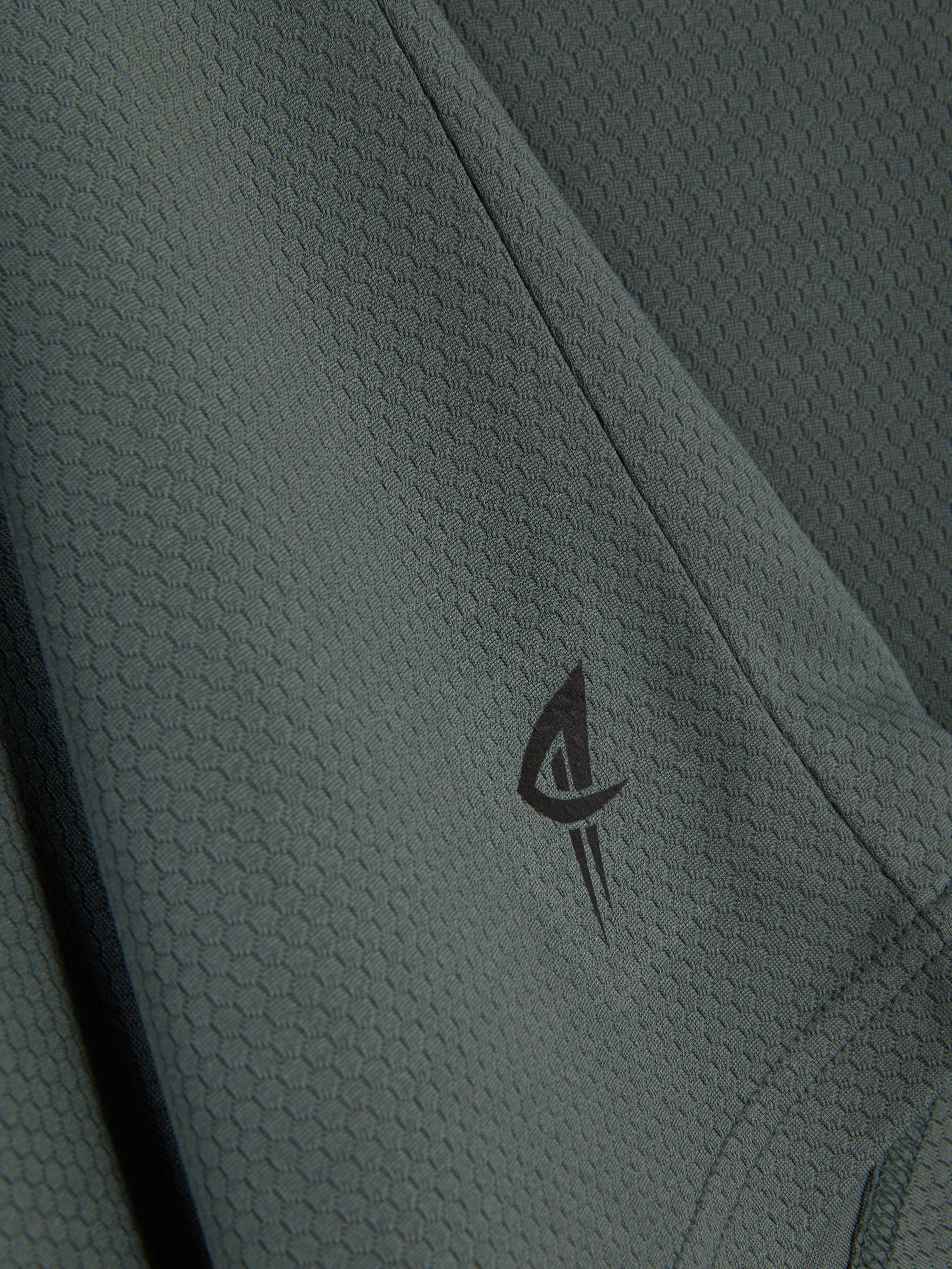 Matchende set van sporttop en short