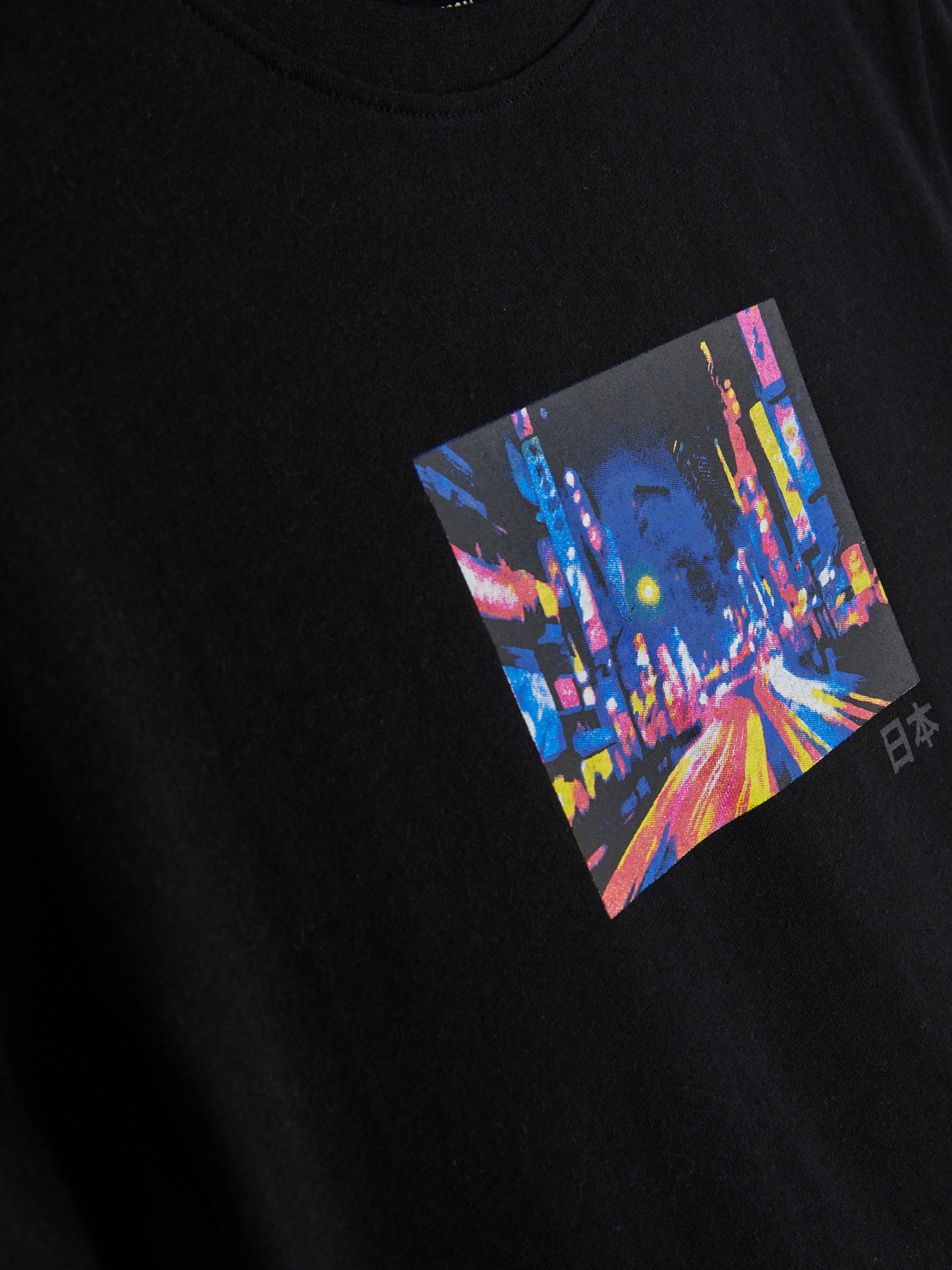 T-shirt gráfica manga curta