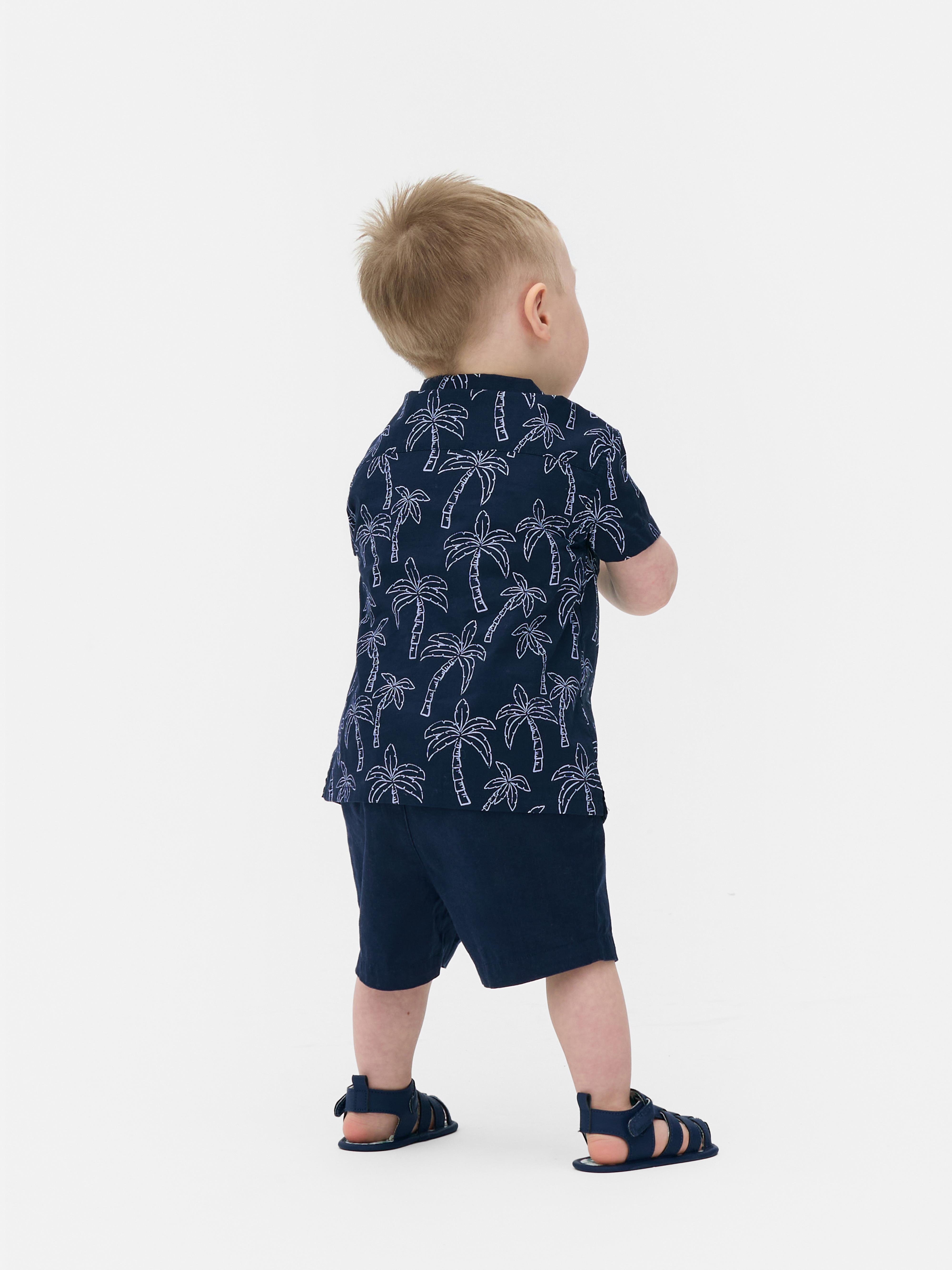 Conjunto de camisa estampada y pantalones cortos