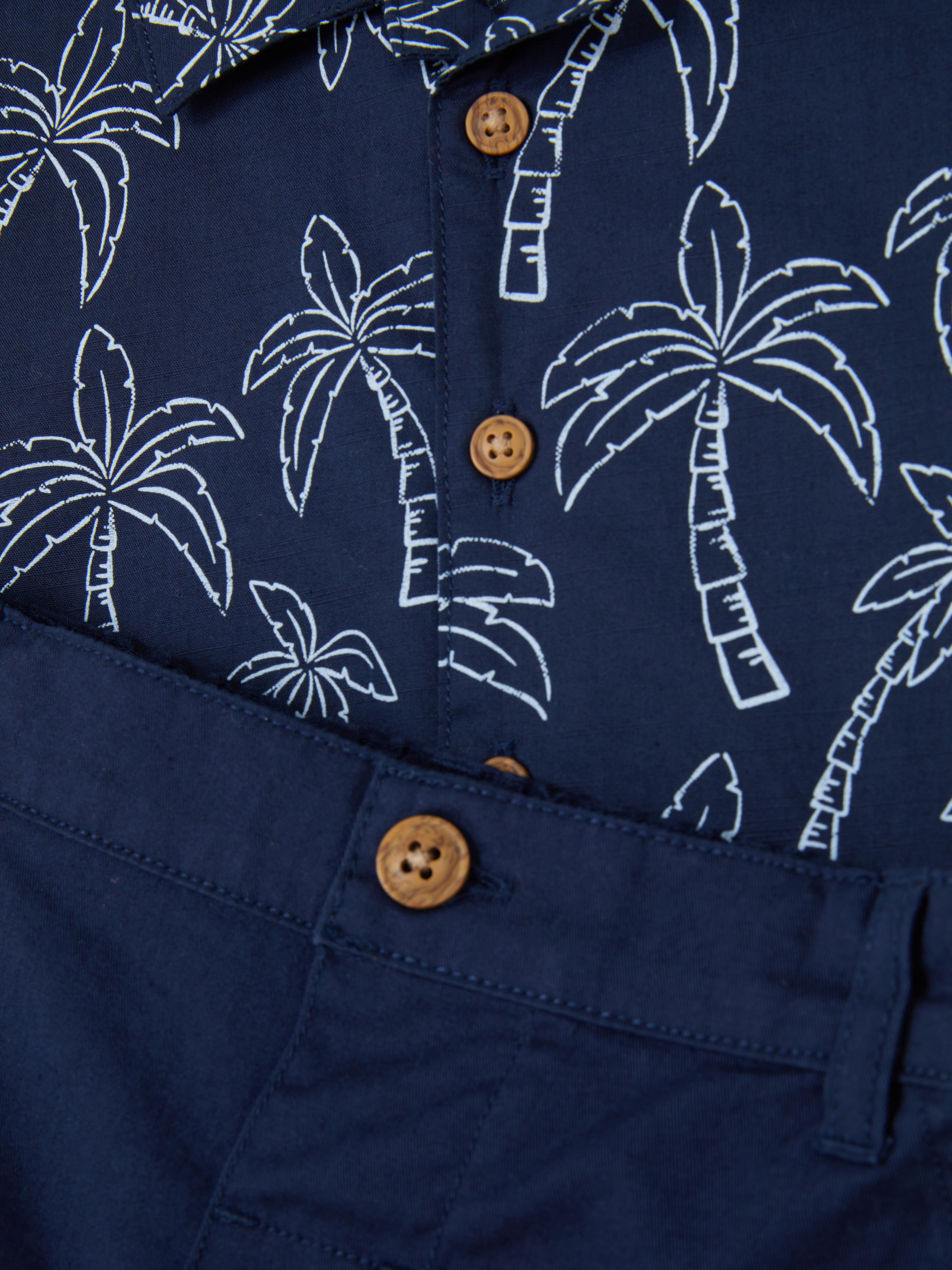 Conjunto de camisa estampada y pantalones cortos