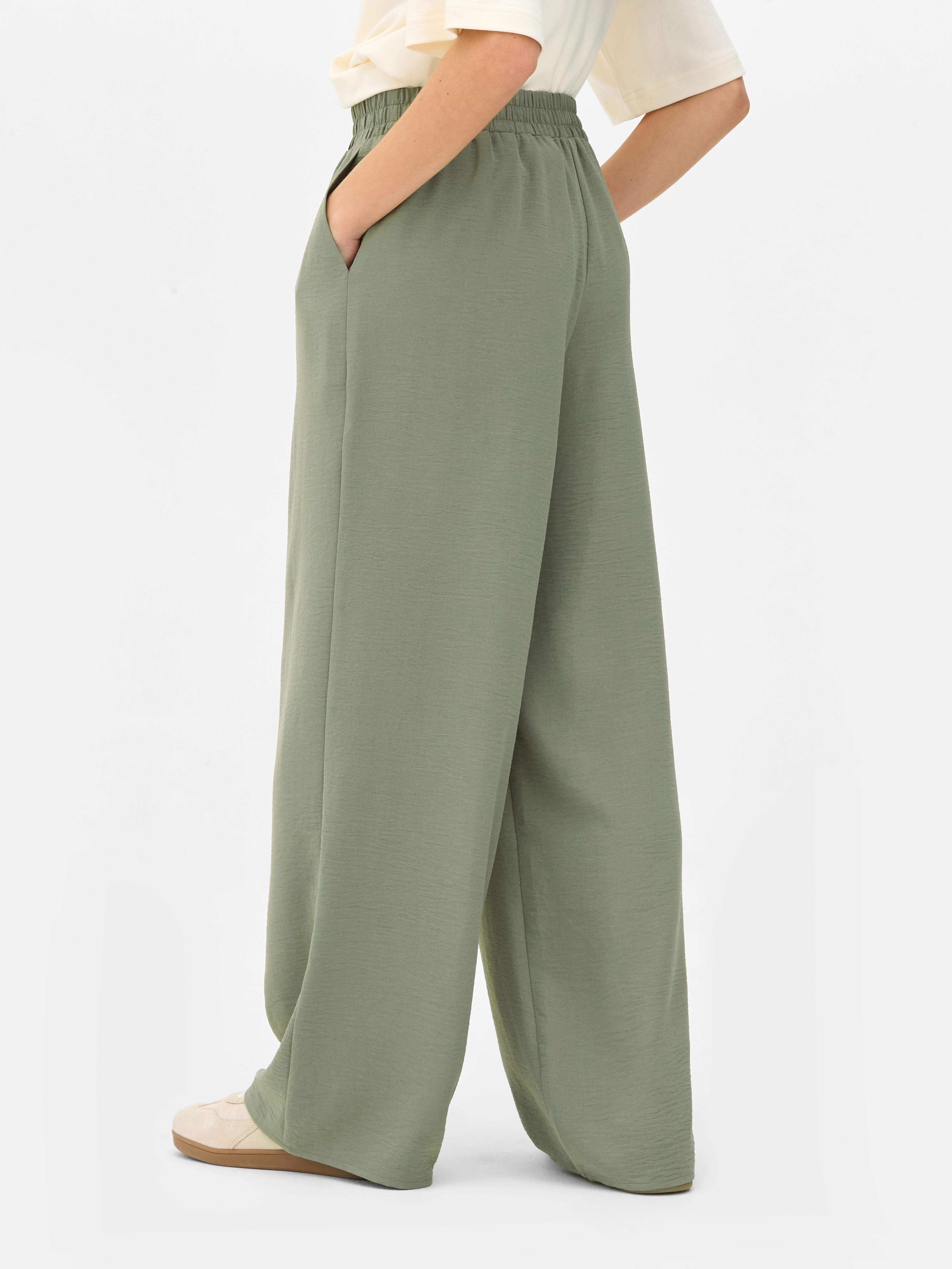 Schlupfhose mit weitem Bein