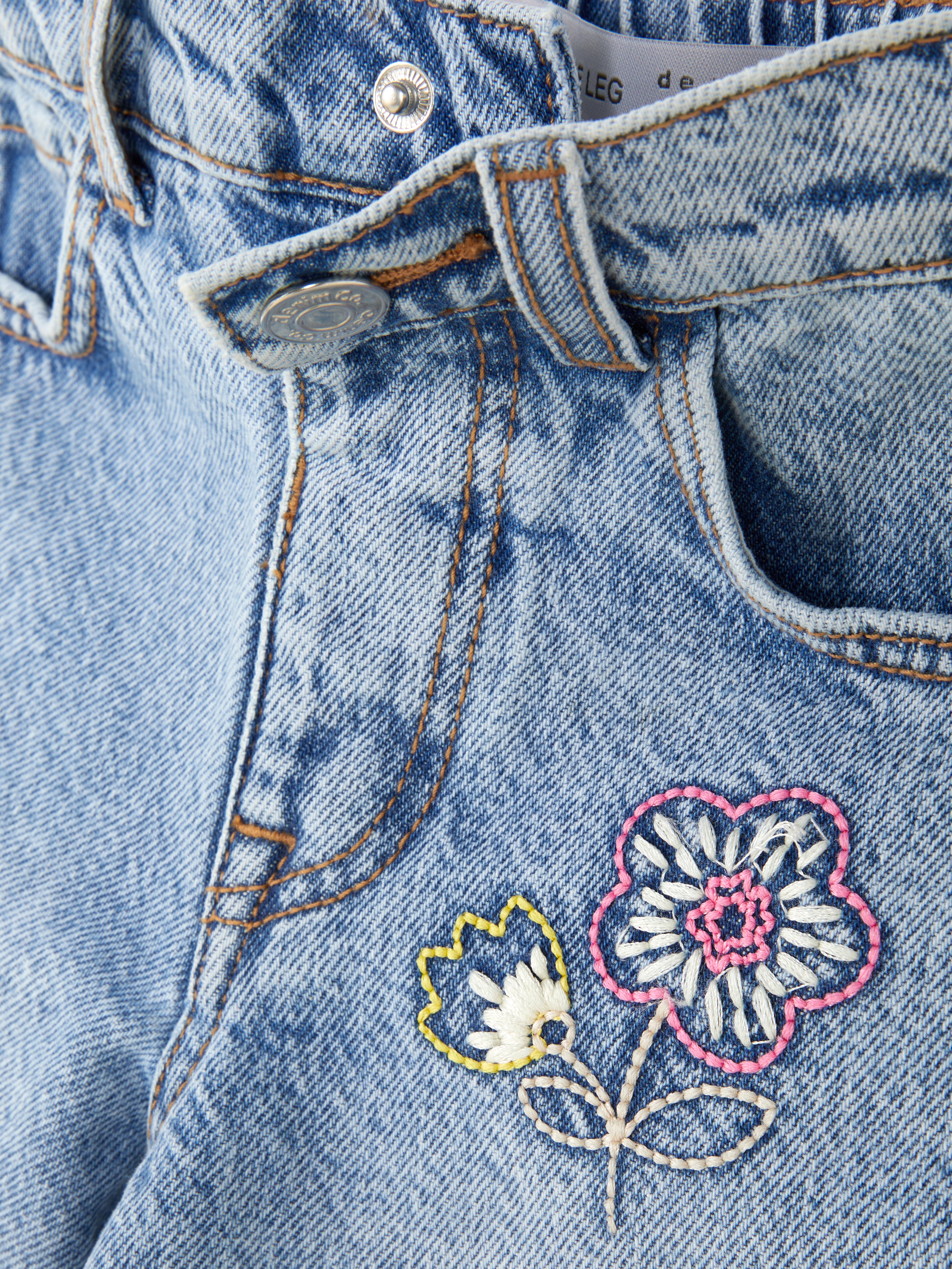 Denim-Jeans mit weitem Bein und Stickerei
