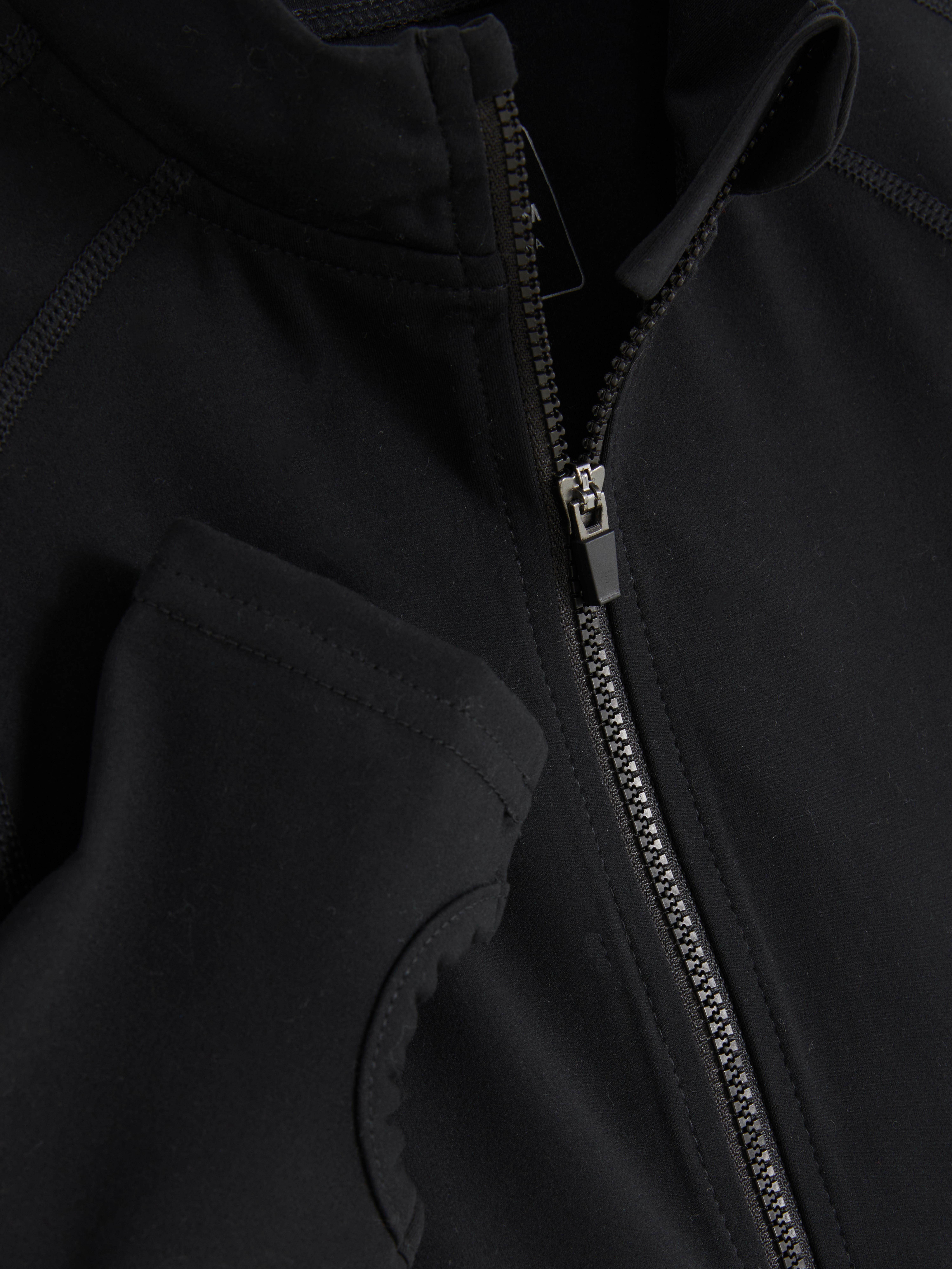 Trainingsjacke mit Trichterkragen