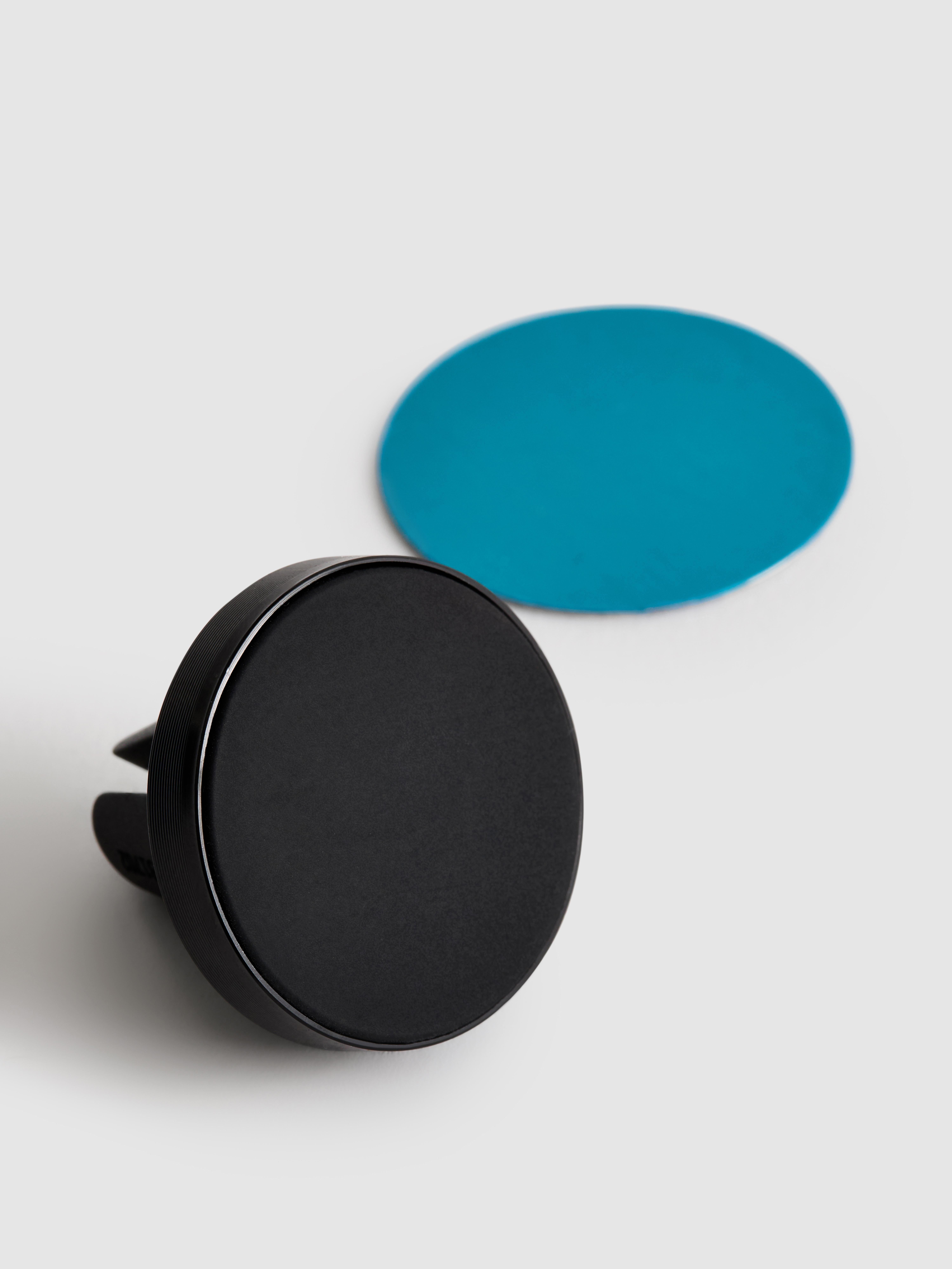 Magnetyczny uchwyt na telefon do samochodu