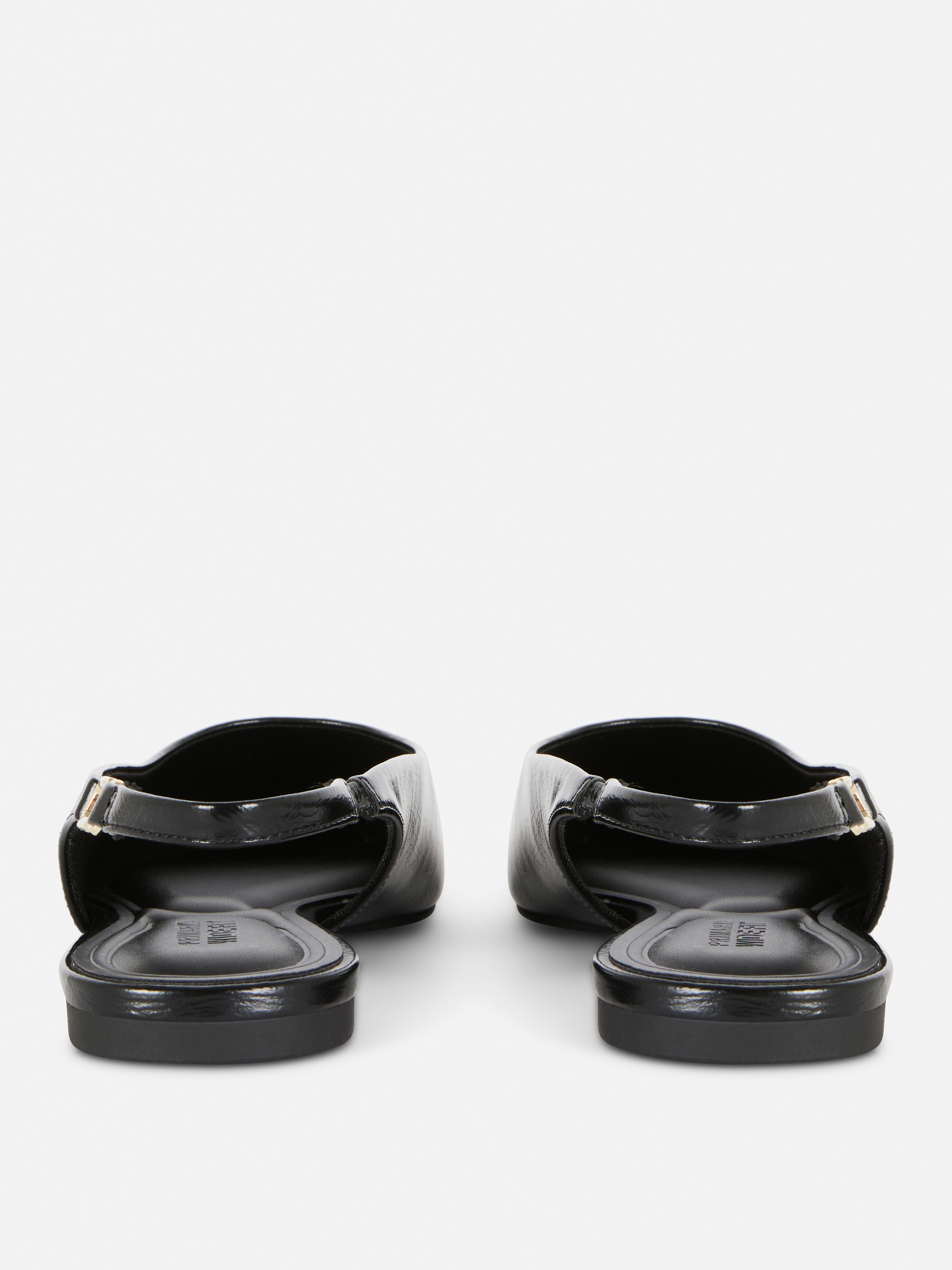 Scarpe comode aperte sul tallone