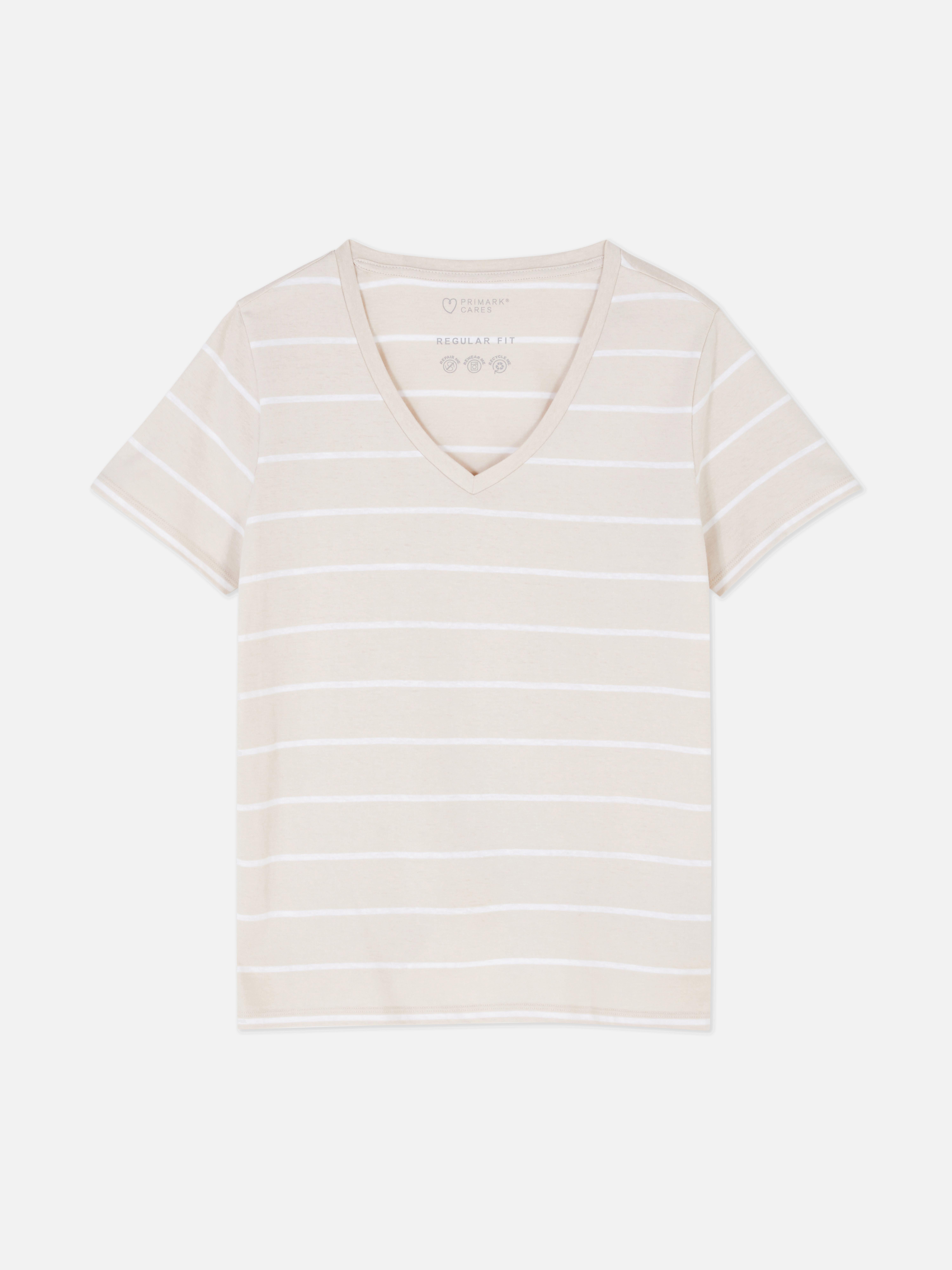 Camiseta a rayas con cuello de pico
