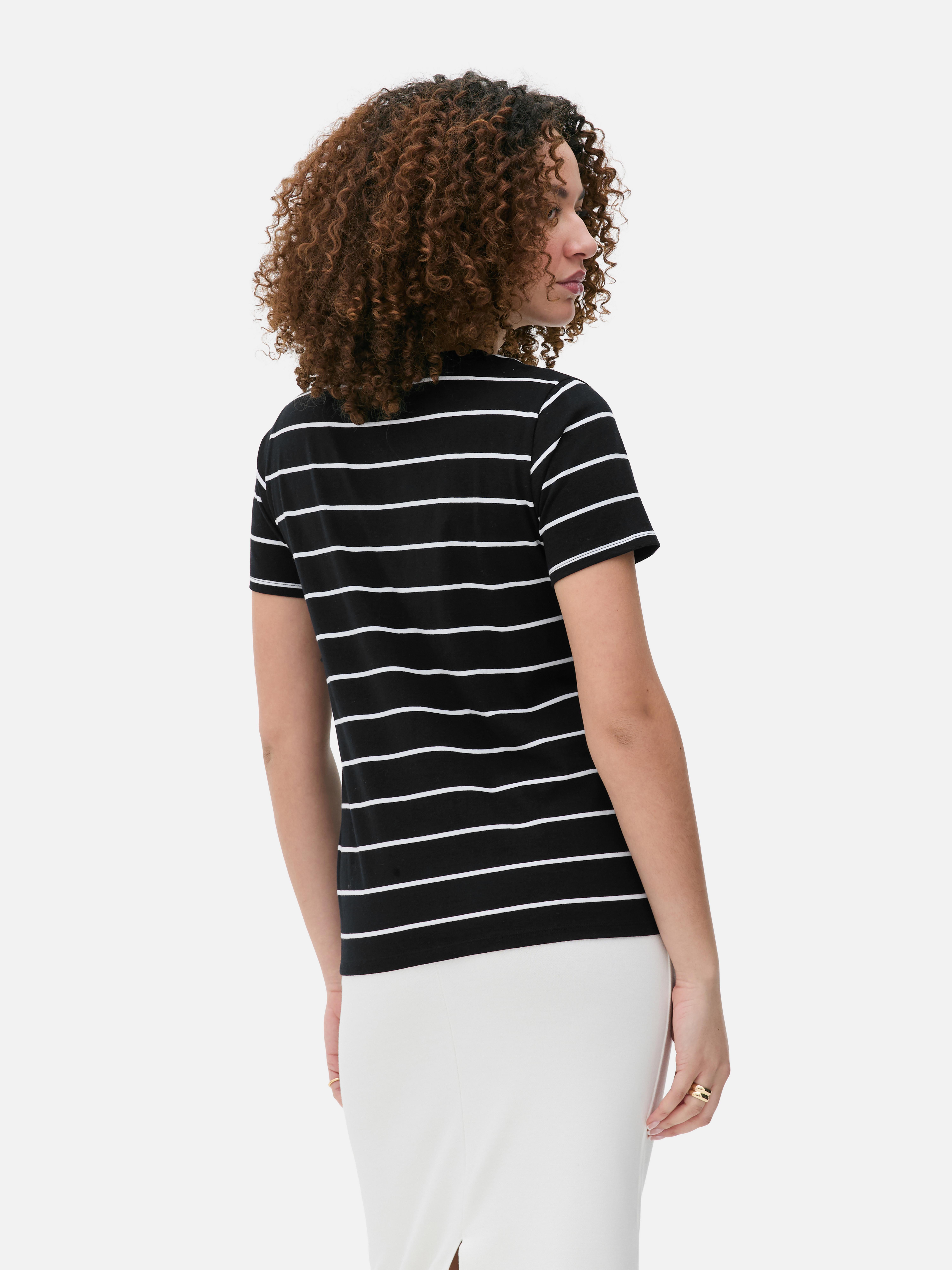 T-shirt rayé à col en V