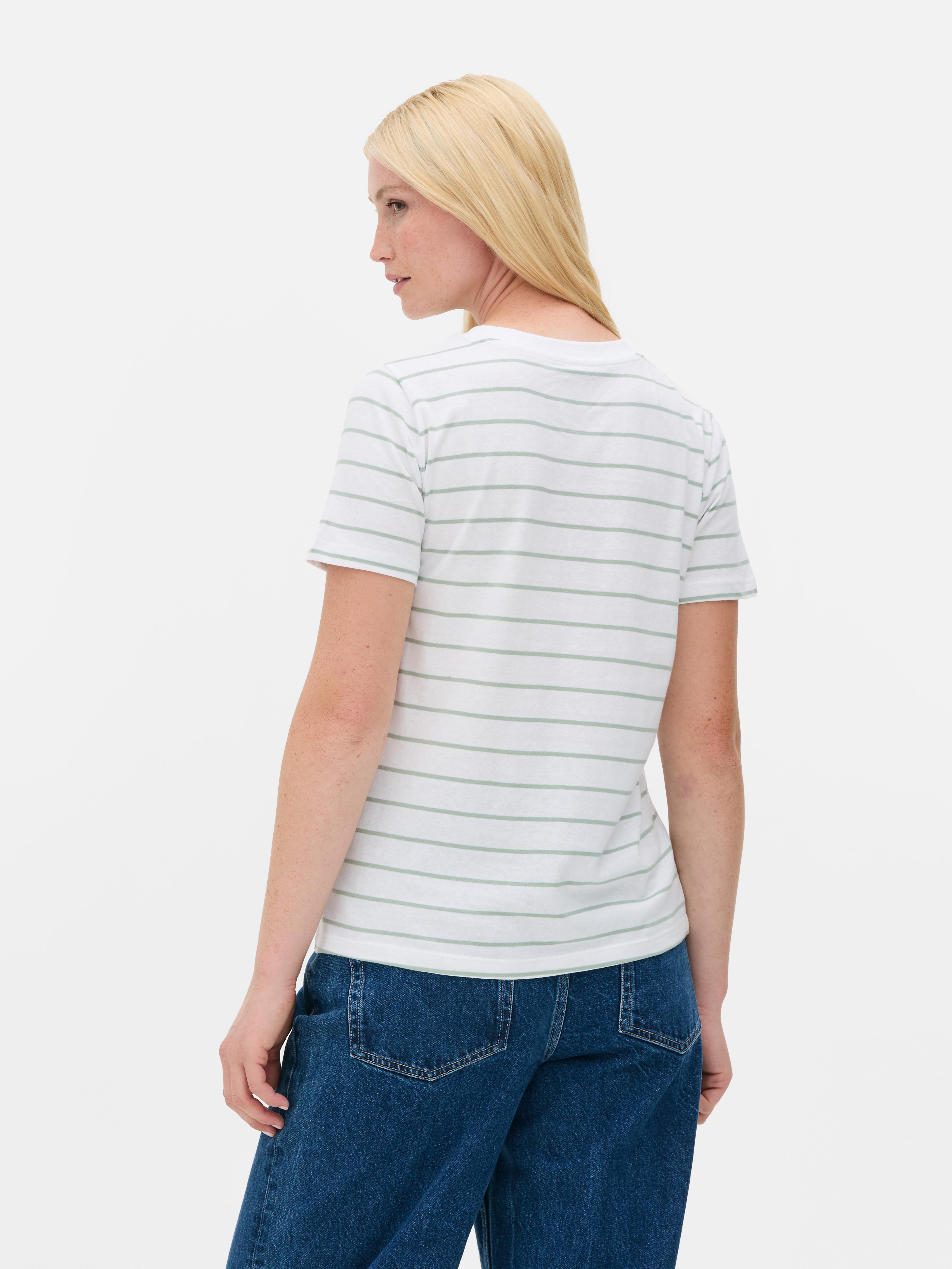 Gestreiftes kurzärmeliges T-Shirt