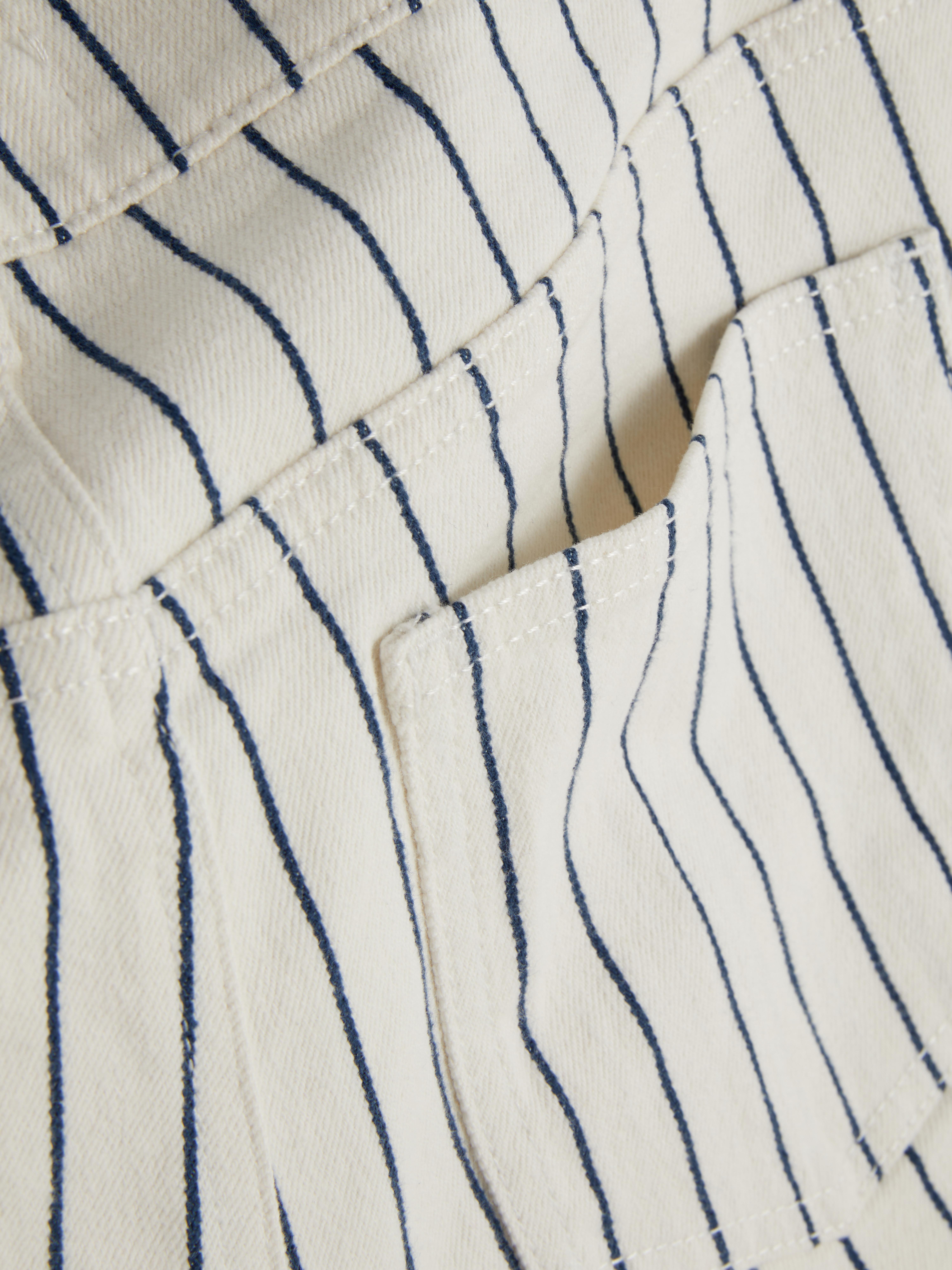 Pantalones cortos vaqueros con bajos vueltos