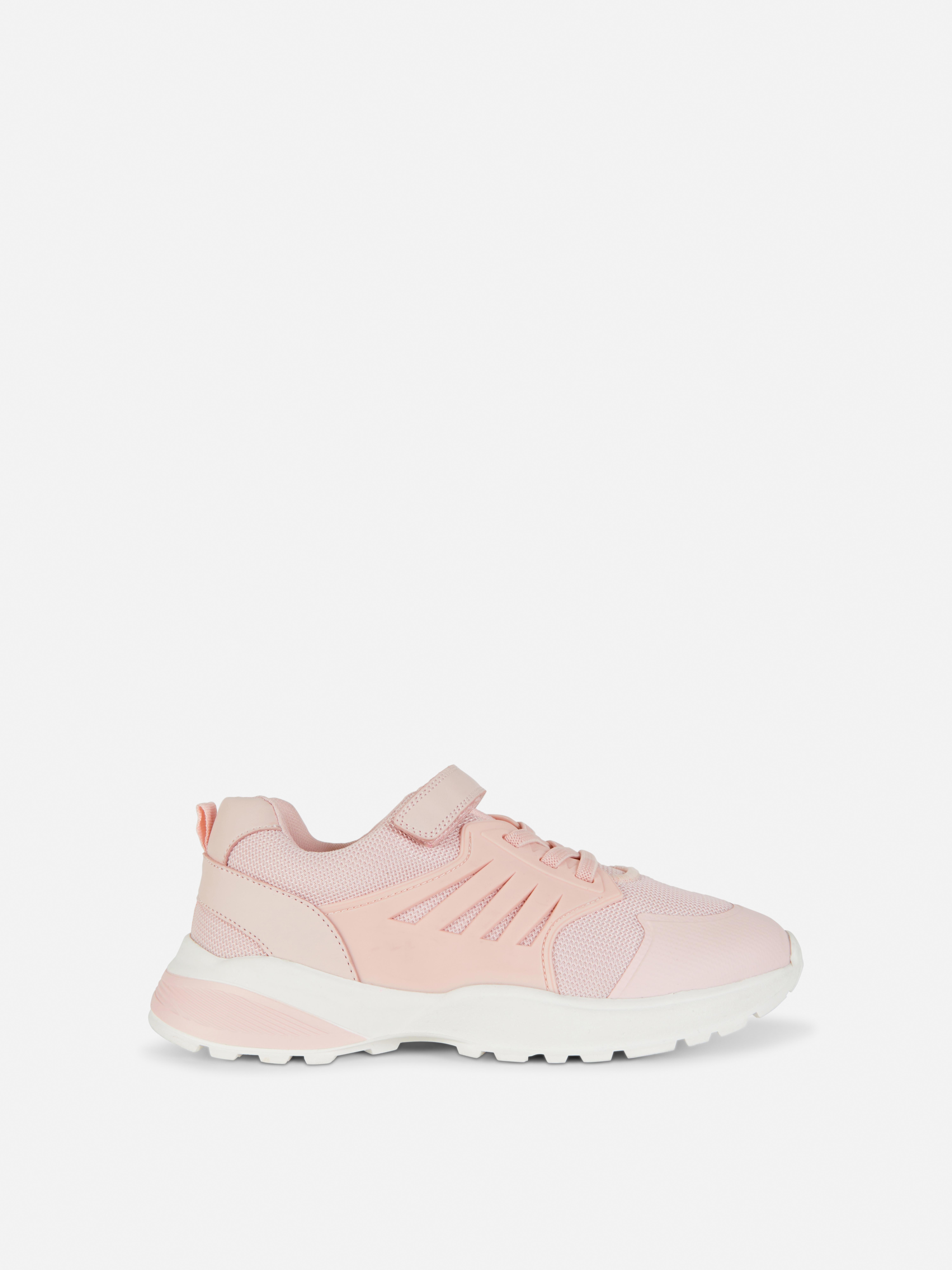 Self-Fastening Sports Trainers