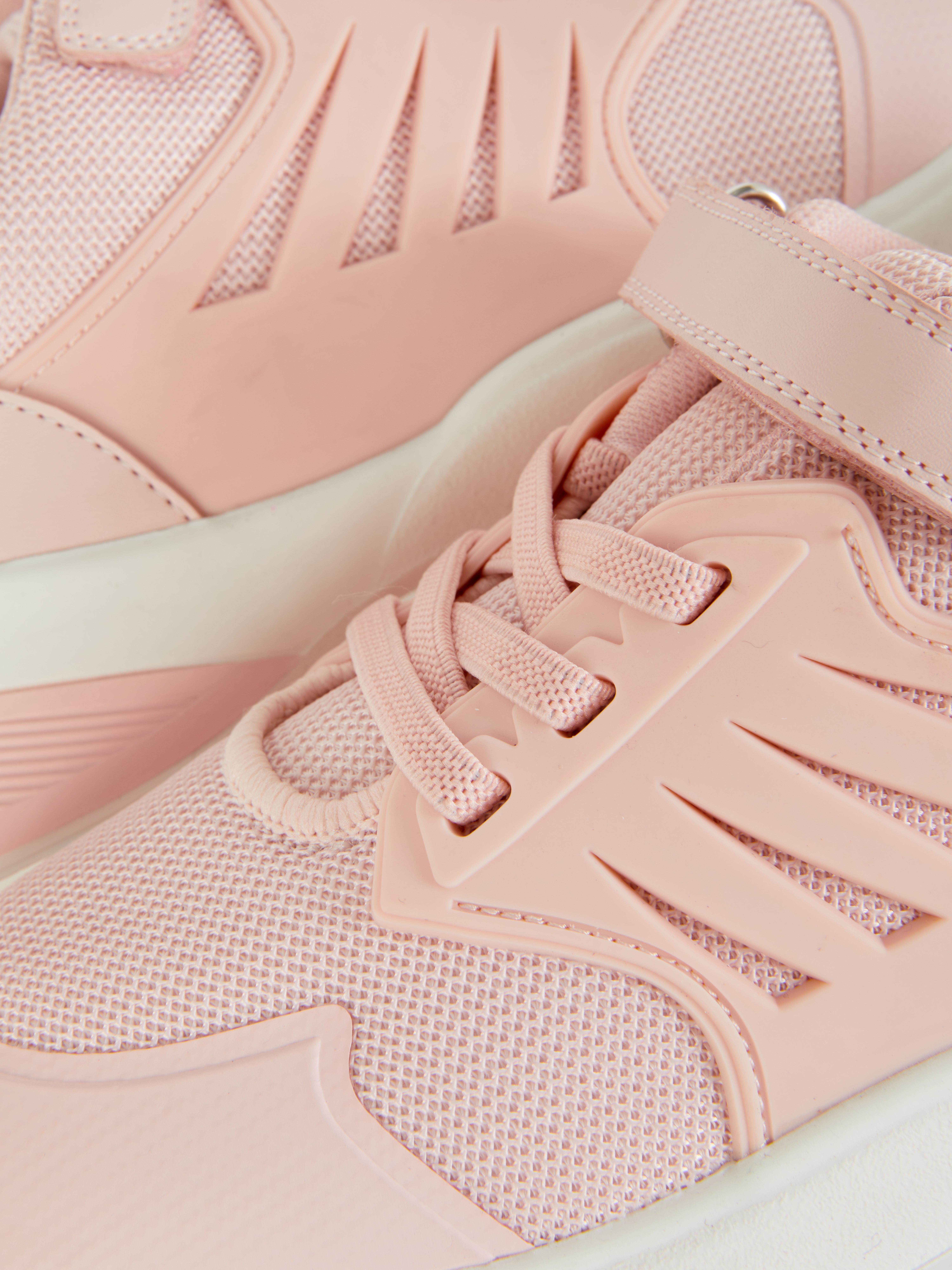 Sportliche Sneaker mit Klettverschluss