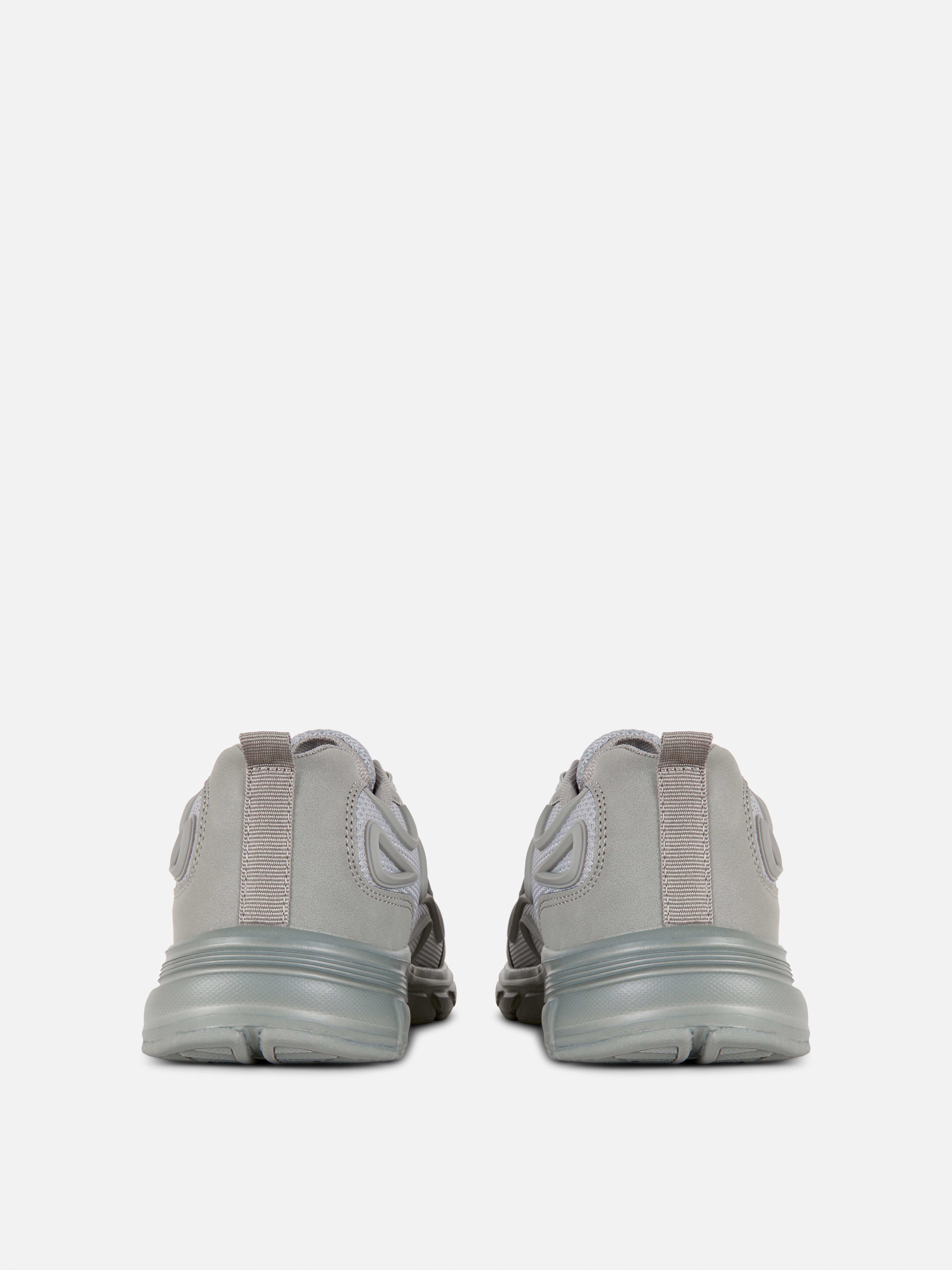 Netzstoff-Sneakers mit dicker Sohle