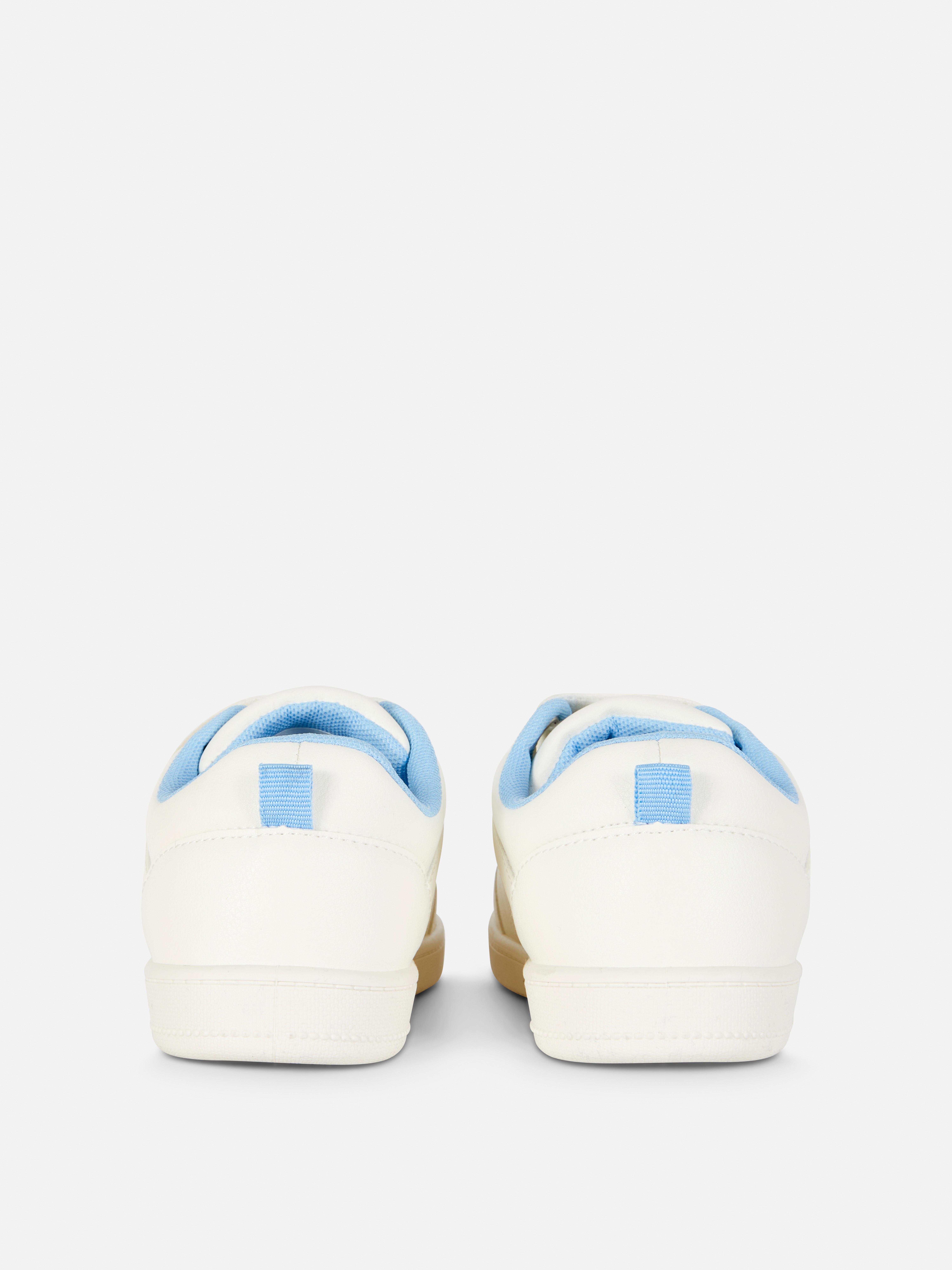 Low-Top-Sneaker mit doppeltem Klettverschluss