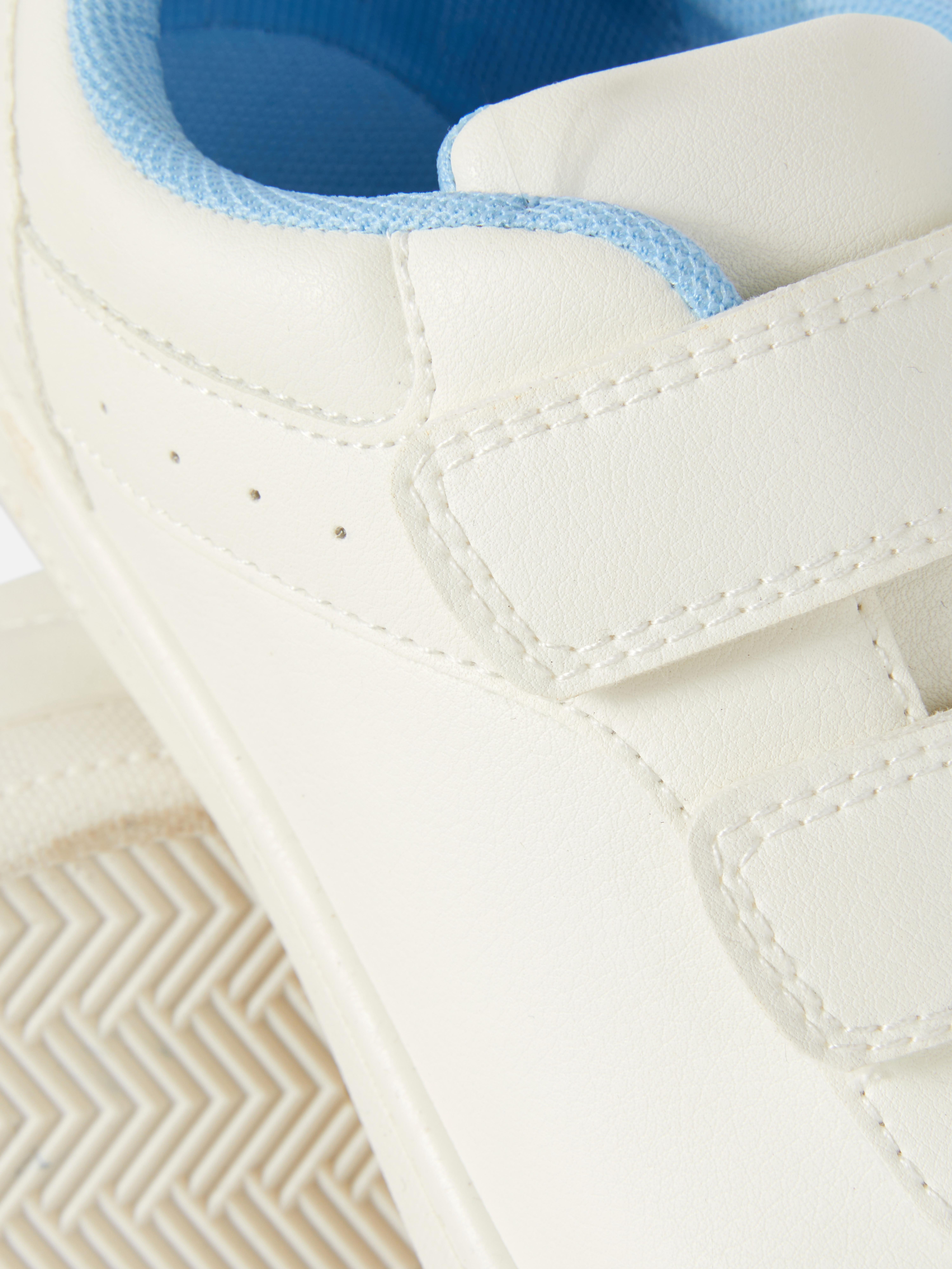 Low-Top-Sneaker mit doppeltem Klettverschluss