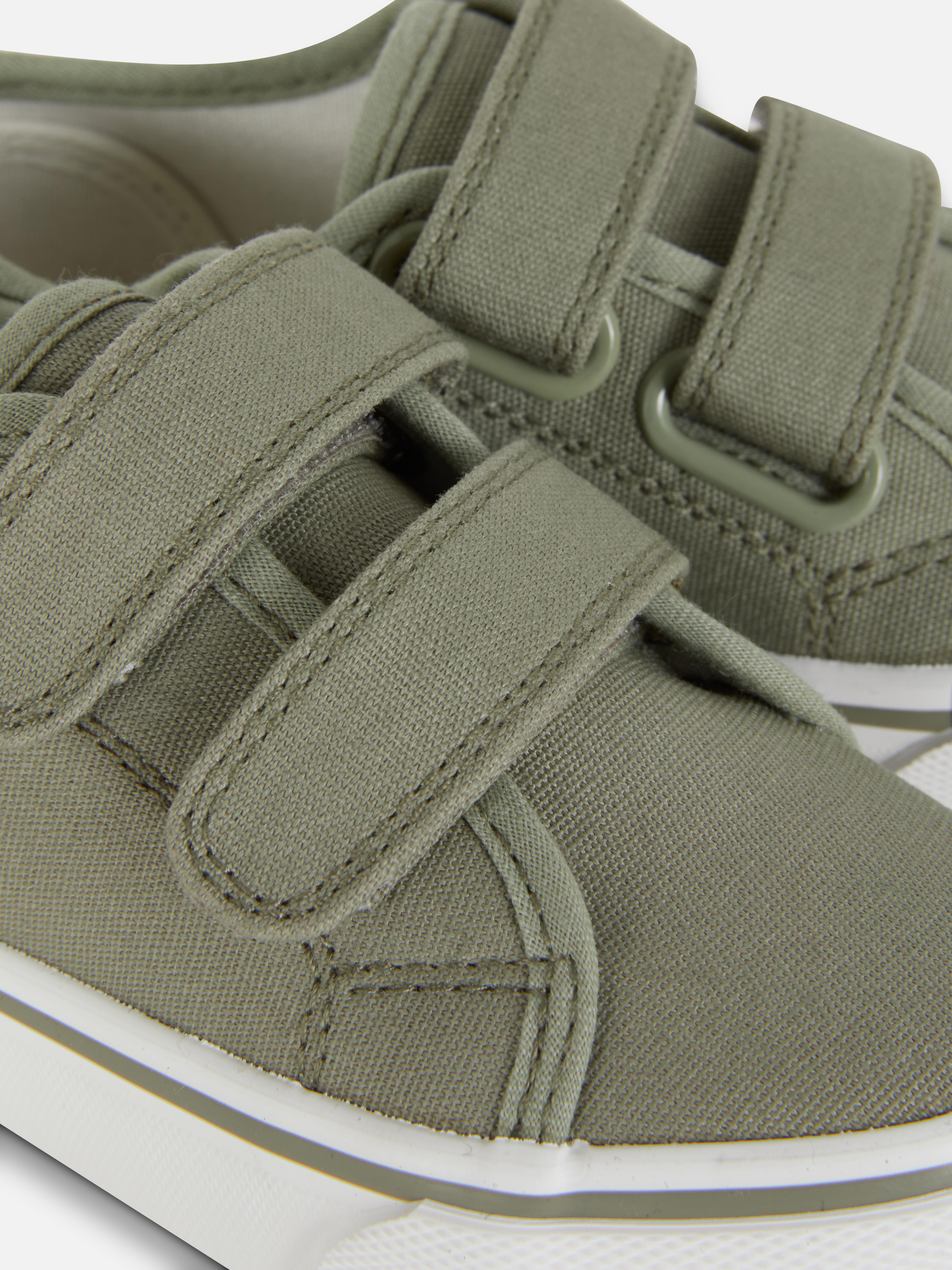 Canvas Low-Top Trainers