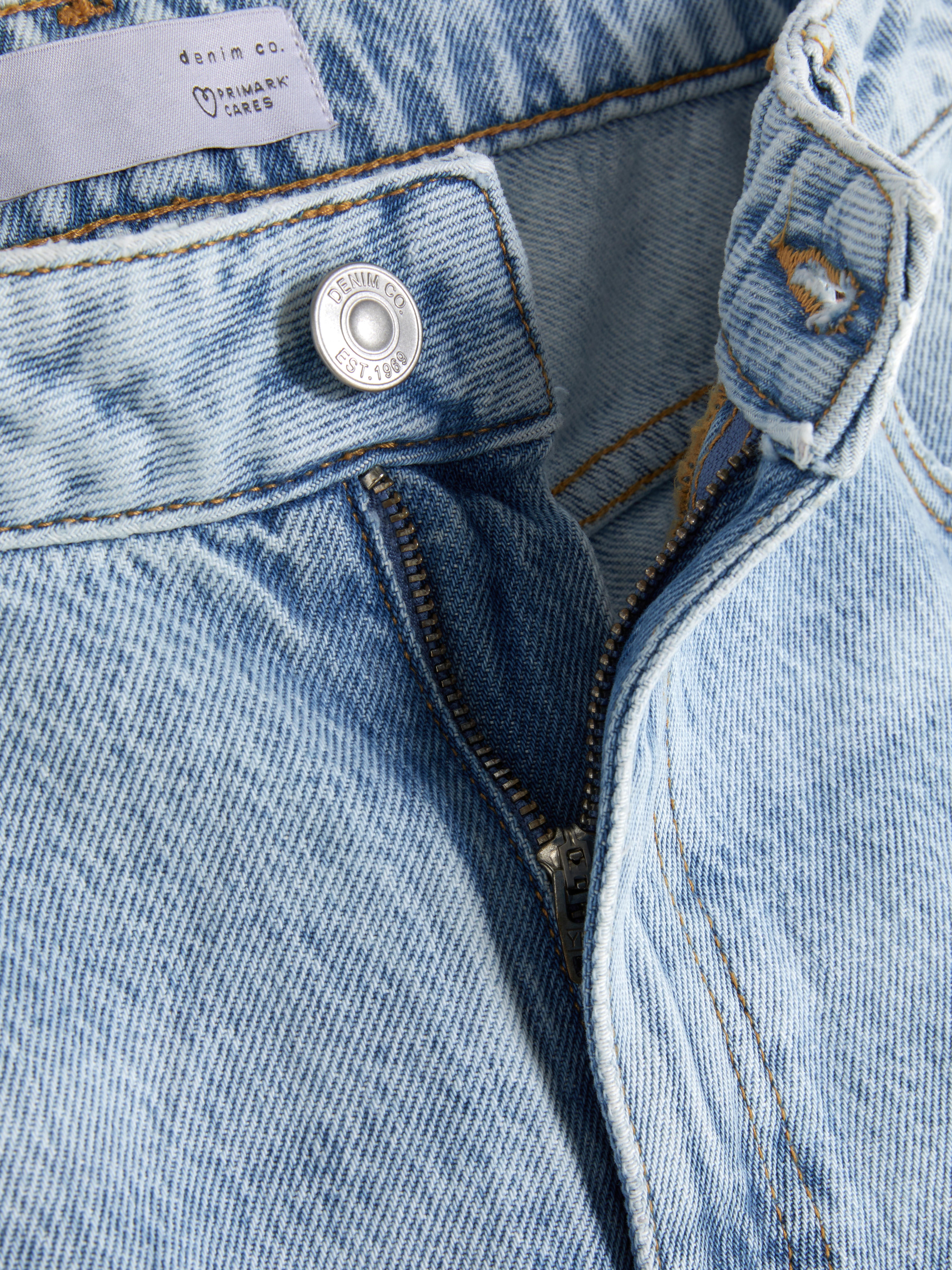 Paula Echevarría Straight Leg Distressed Jeans