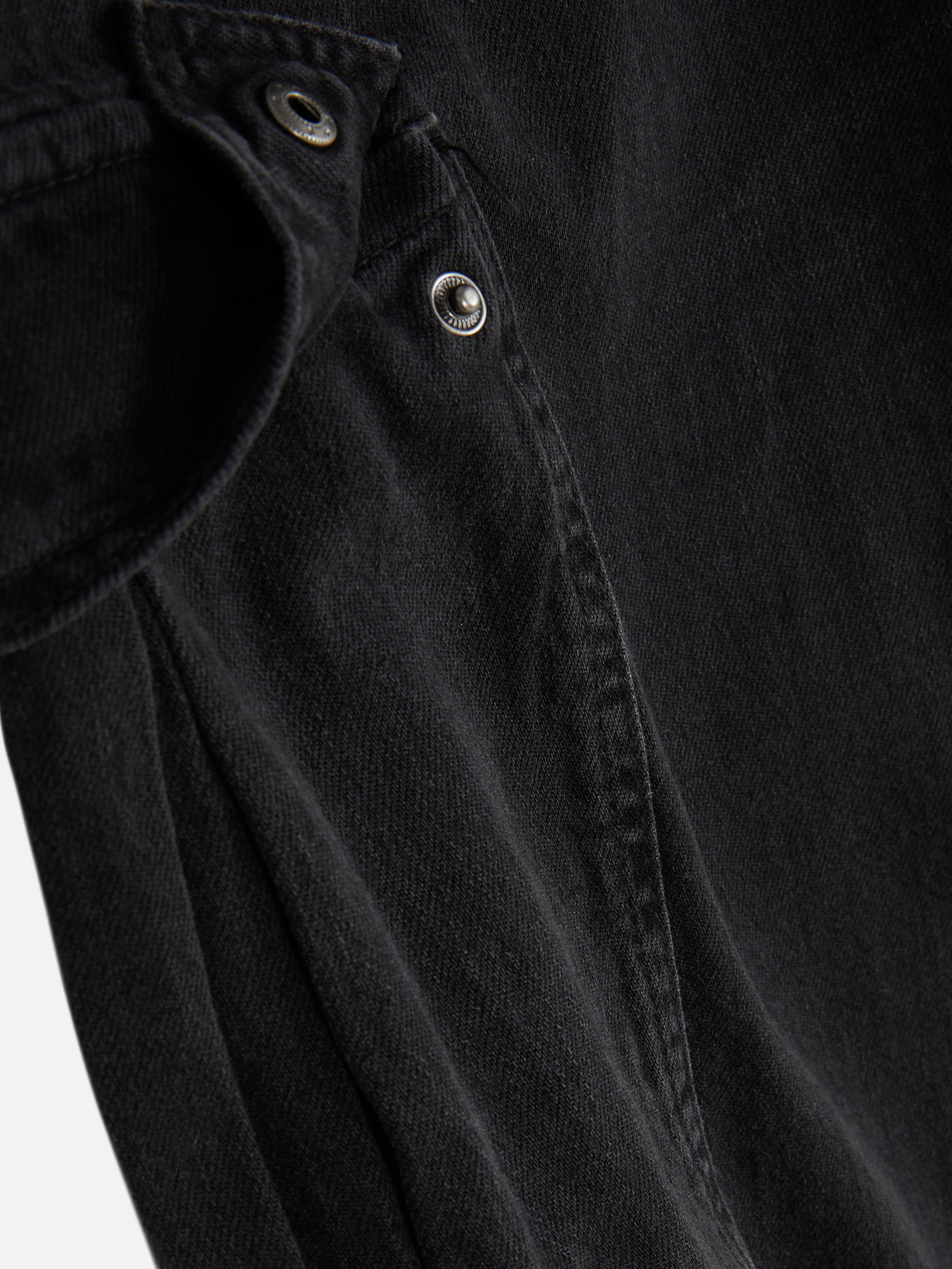 Denim-Jeans im Cargostil