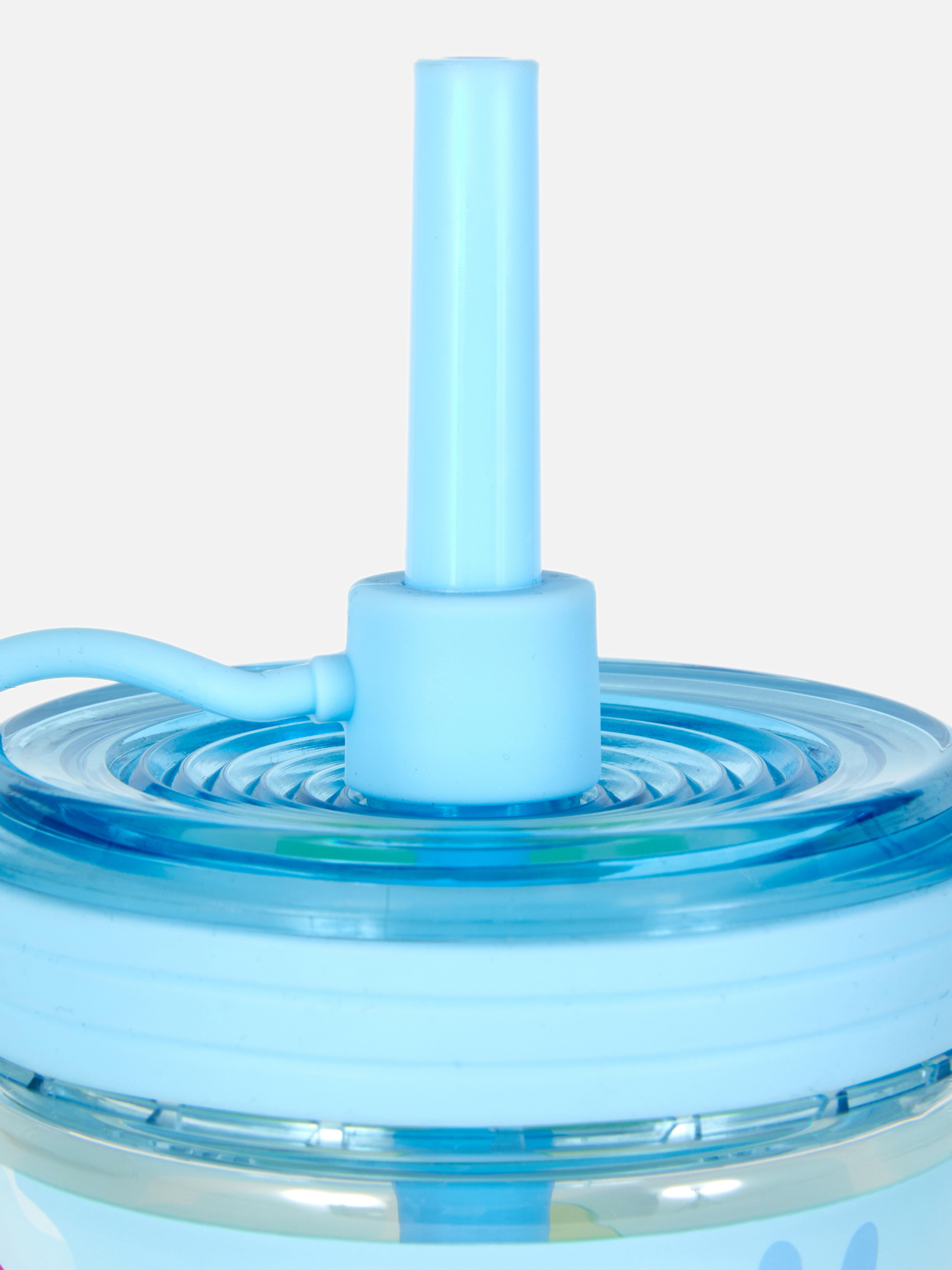 Tazza blu con cannuccia