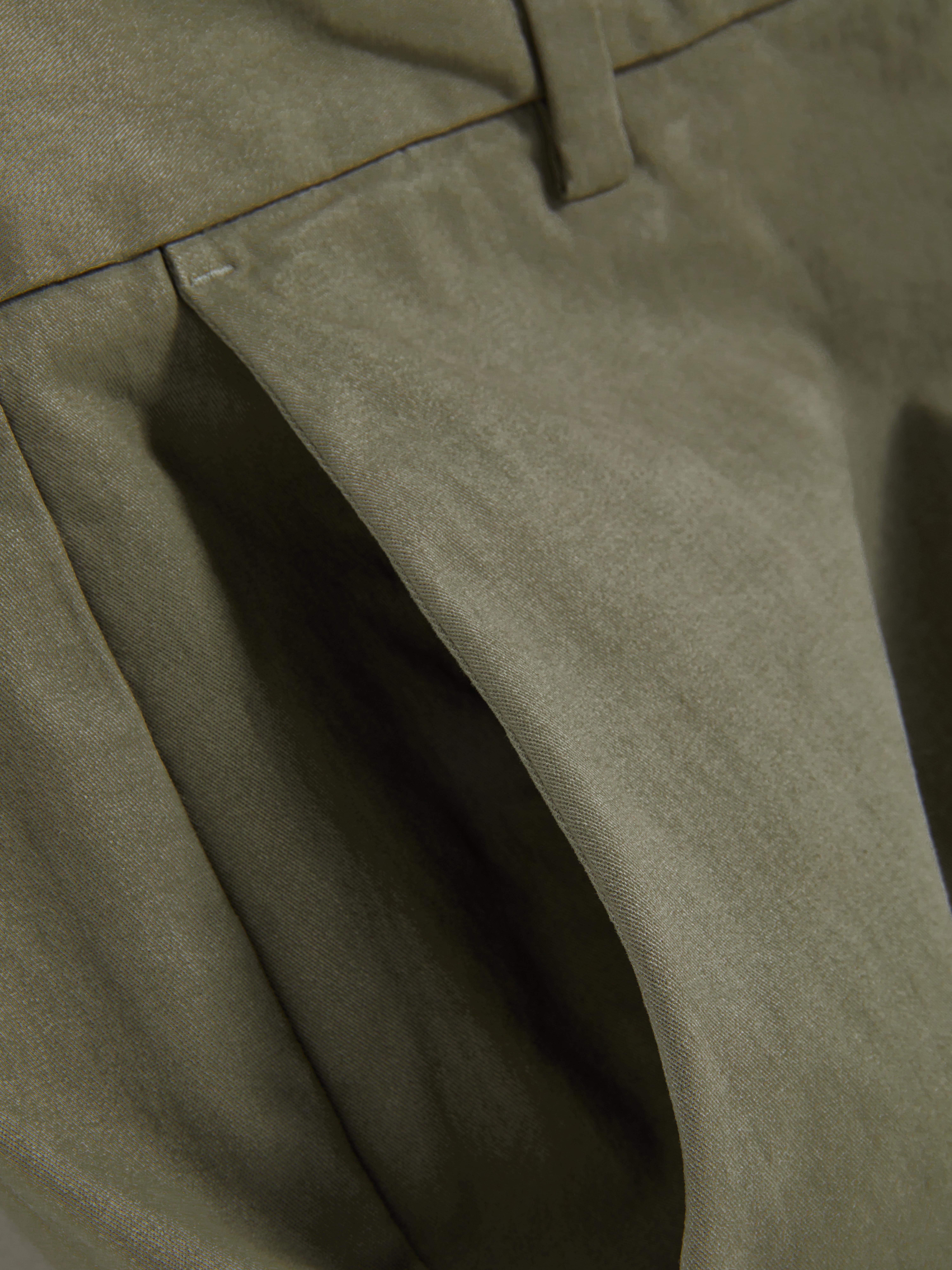 Stretch Slim Chinos