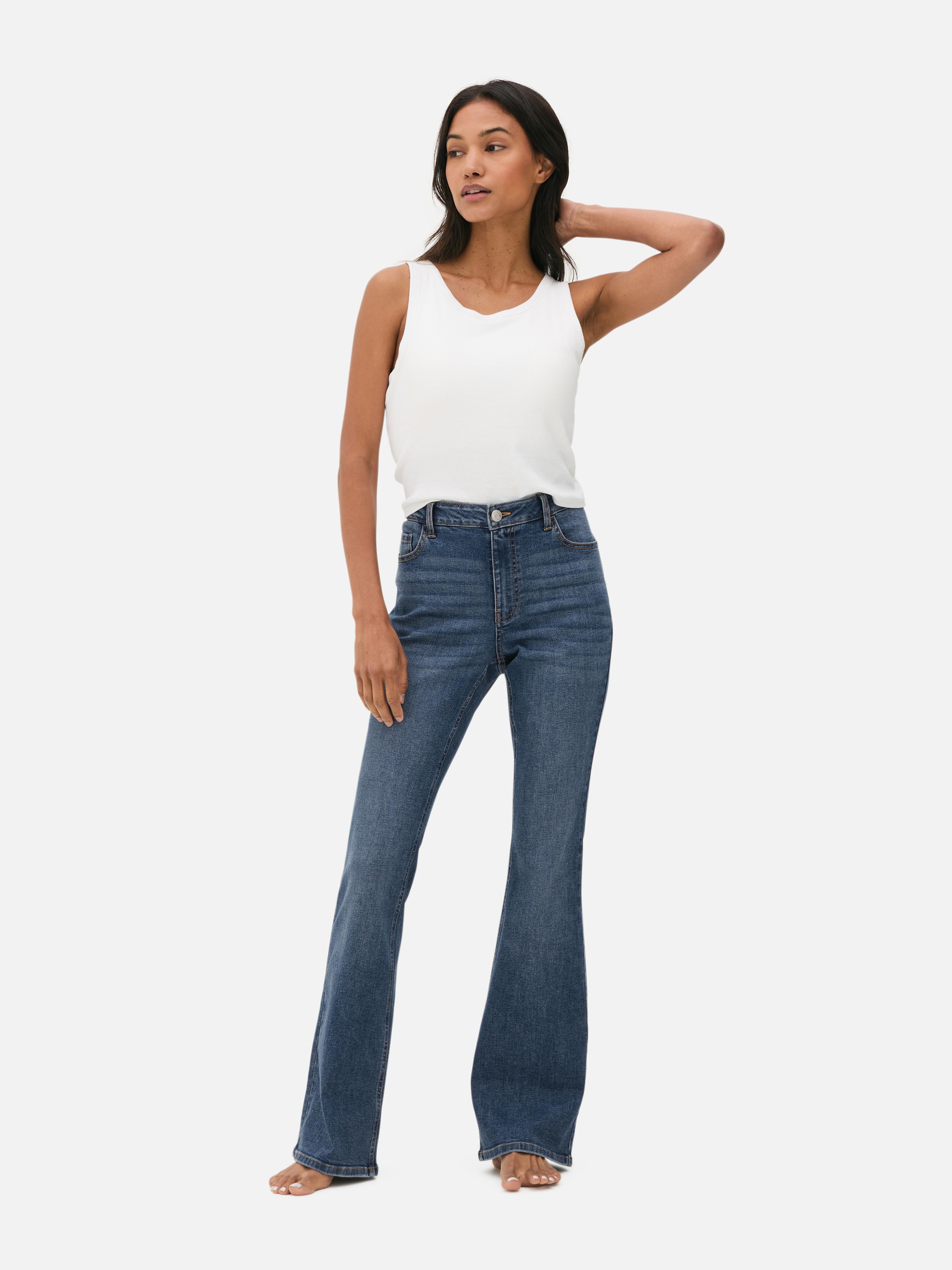 Denim-Jeans mit ausgestelltem Bein