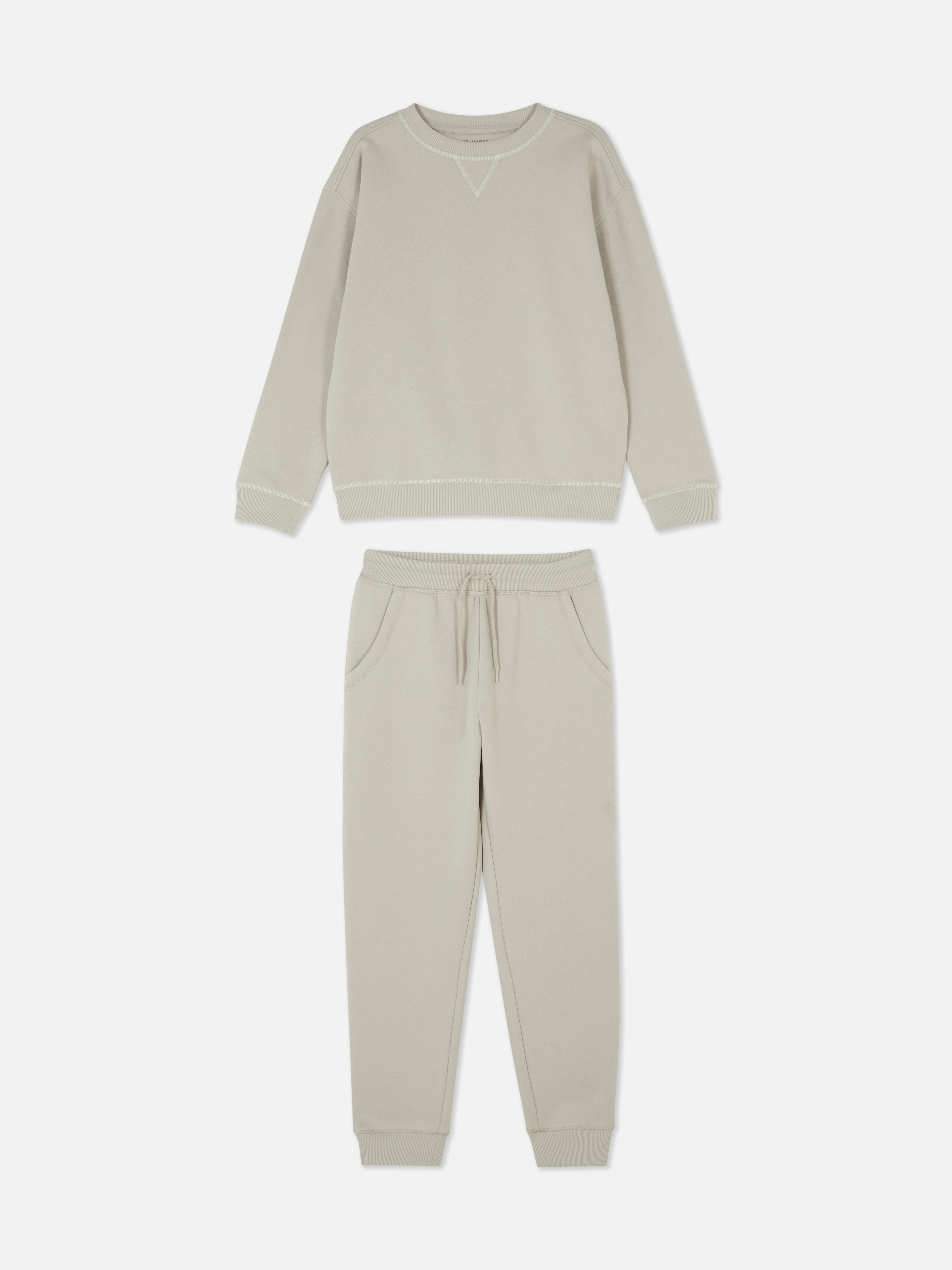 Conjunto de sudadera y joggers con cordón