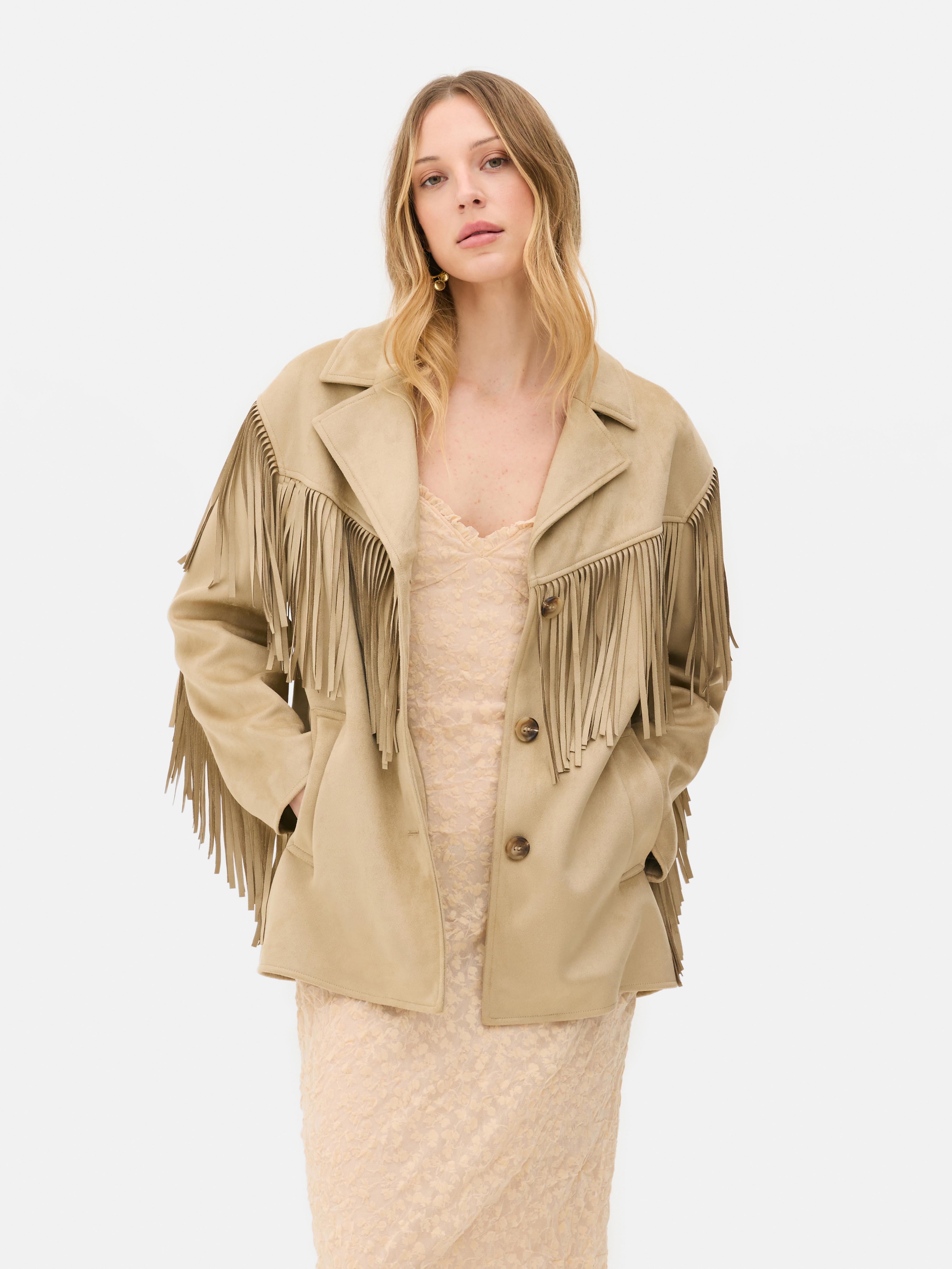 Chaqueta de antelina con flecos de Rita Ora