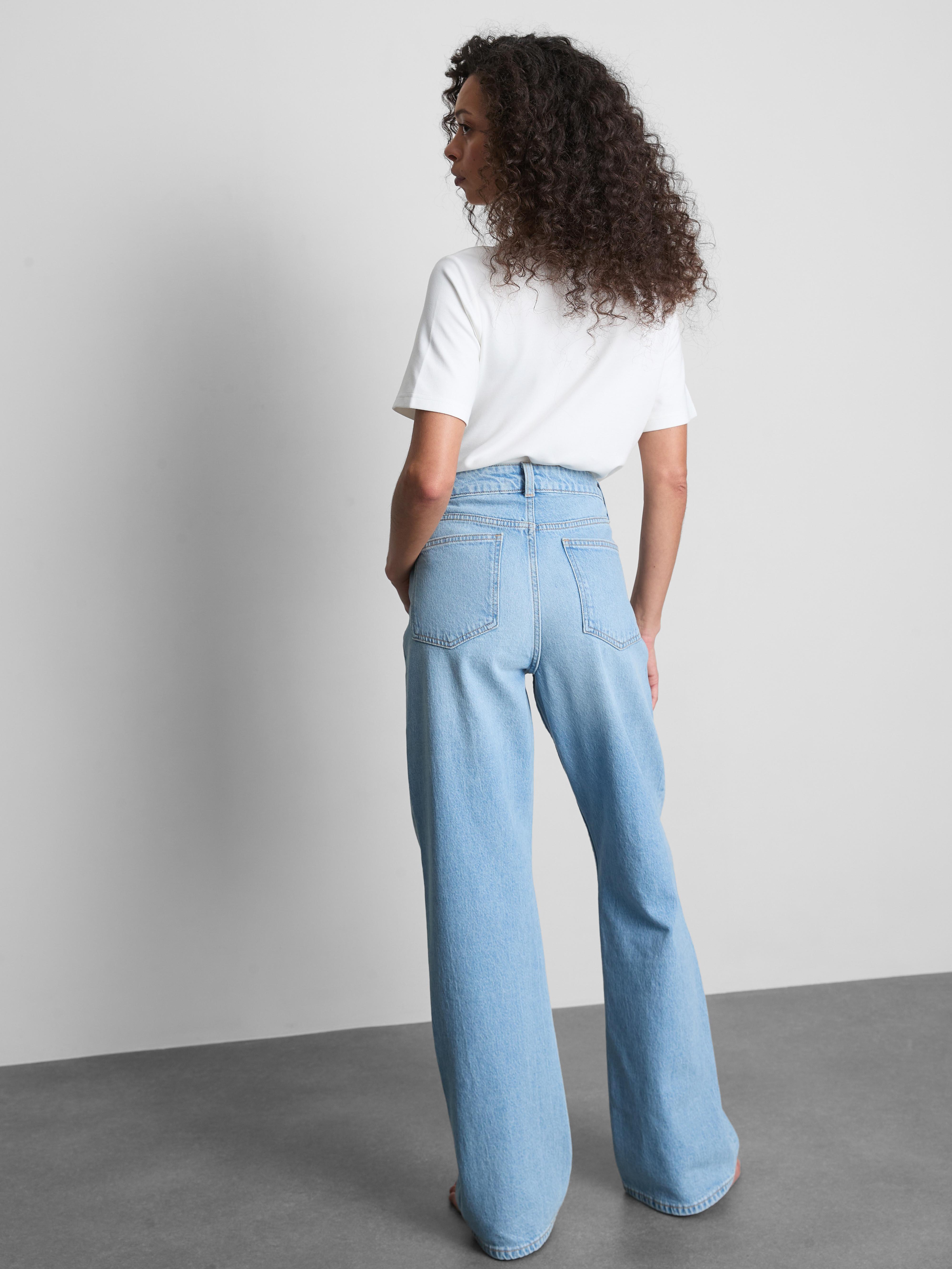 Vaqueros de talle alto y pernera recta