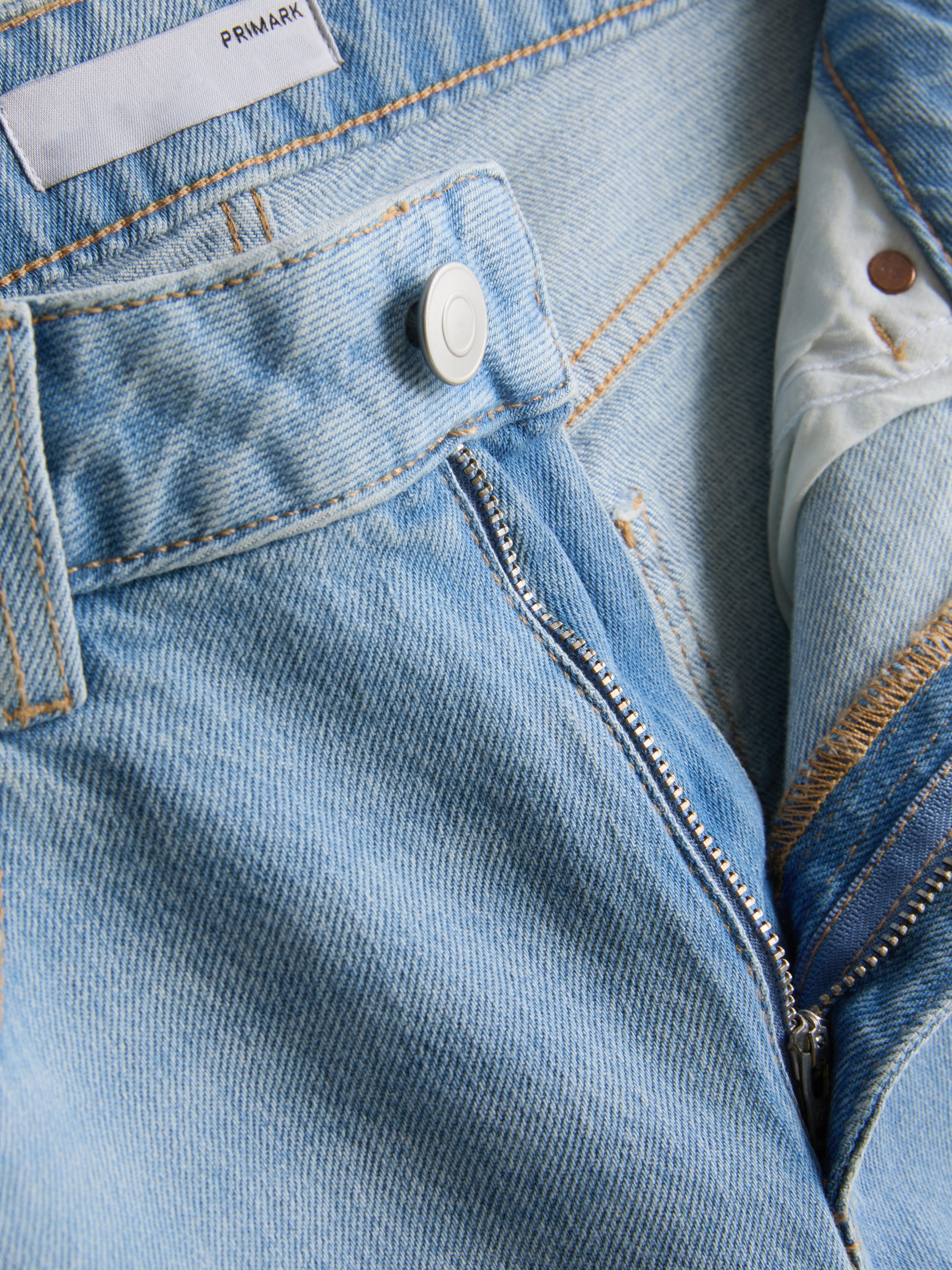 Vaqueros de talle alto y pernera recta