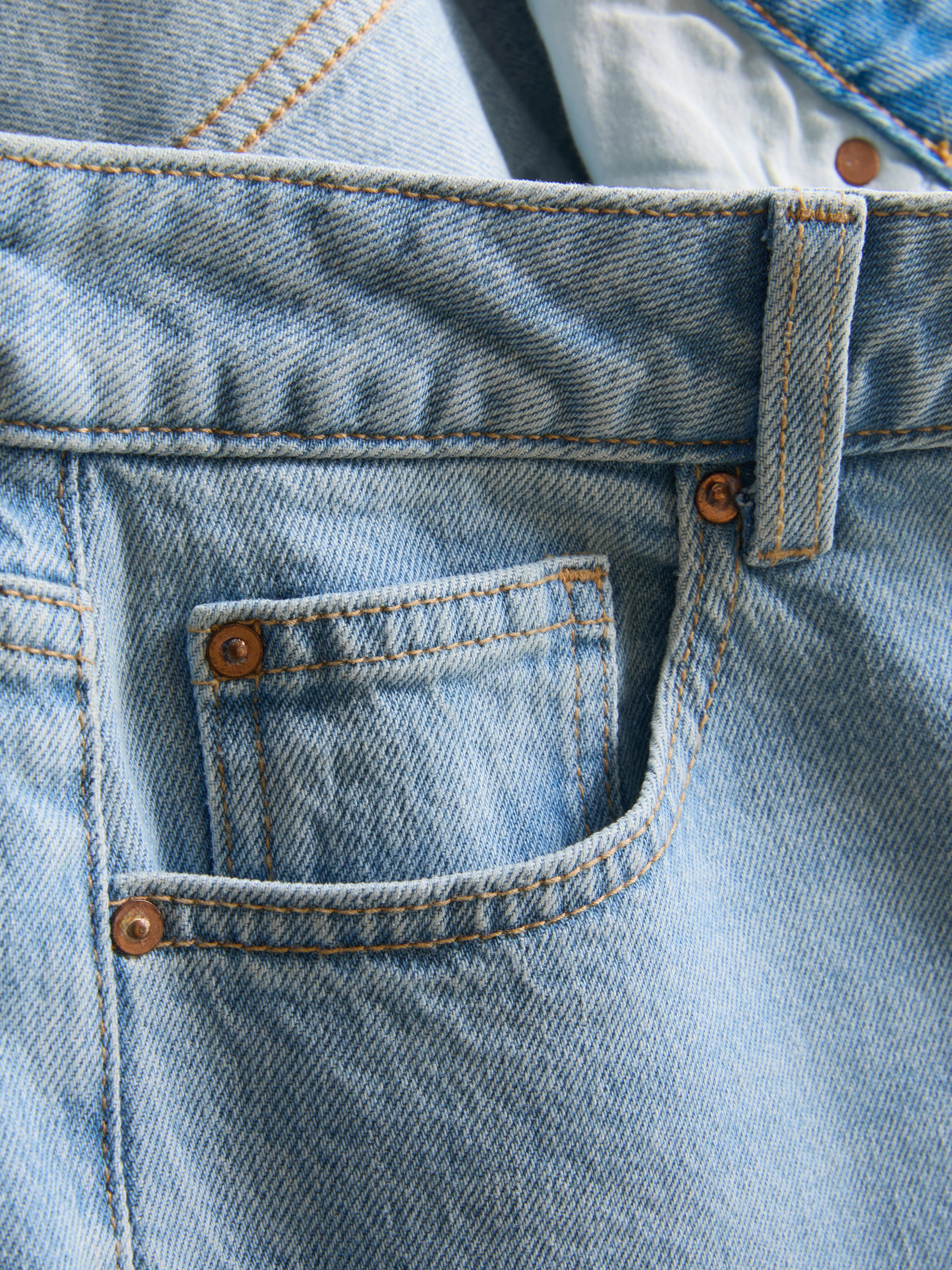 Vaqueros de talle alto y pernera recta