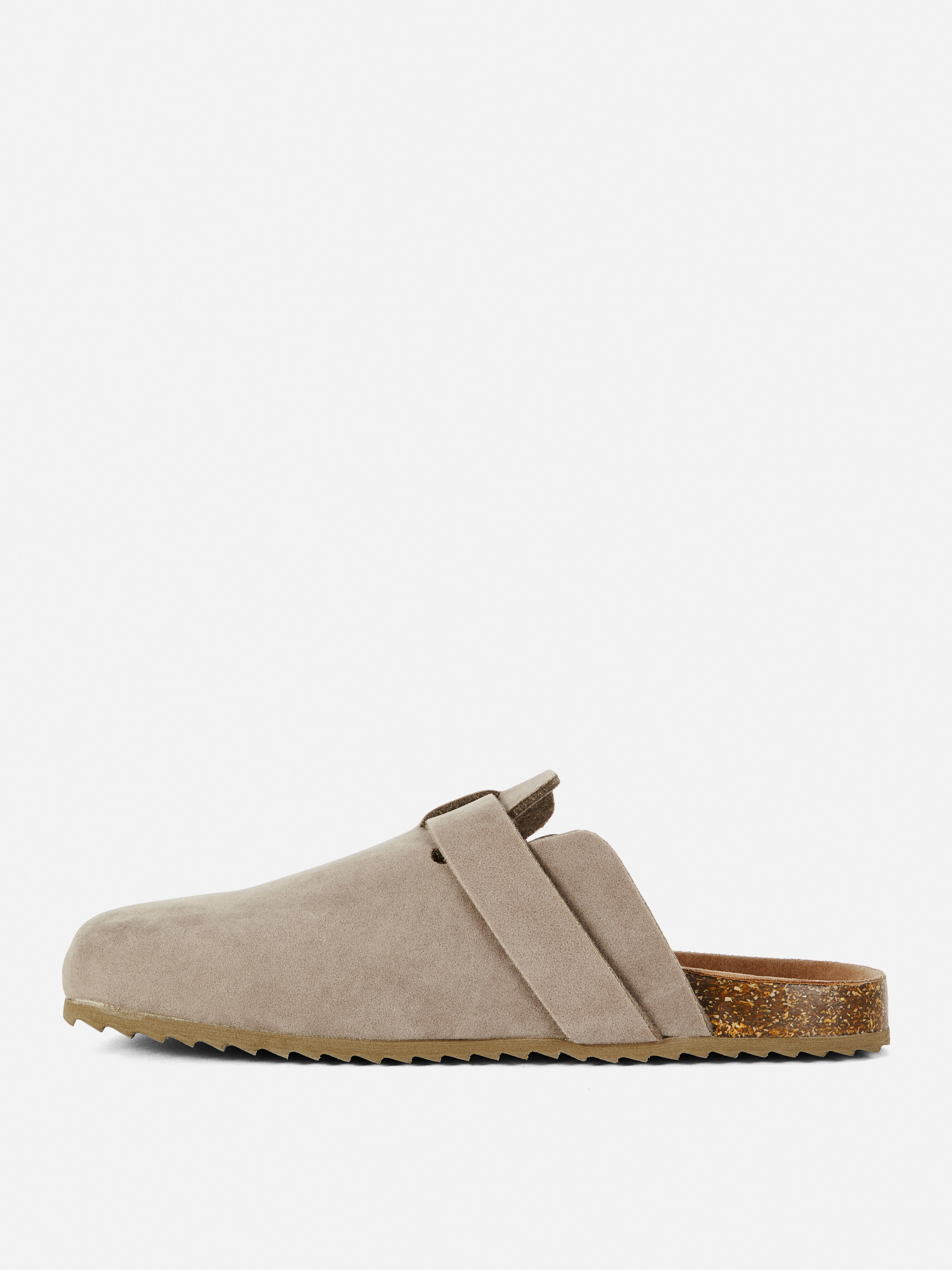 Sandalias estilo chinela con hebilla