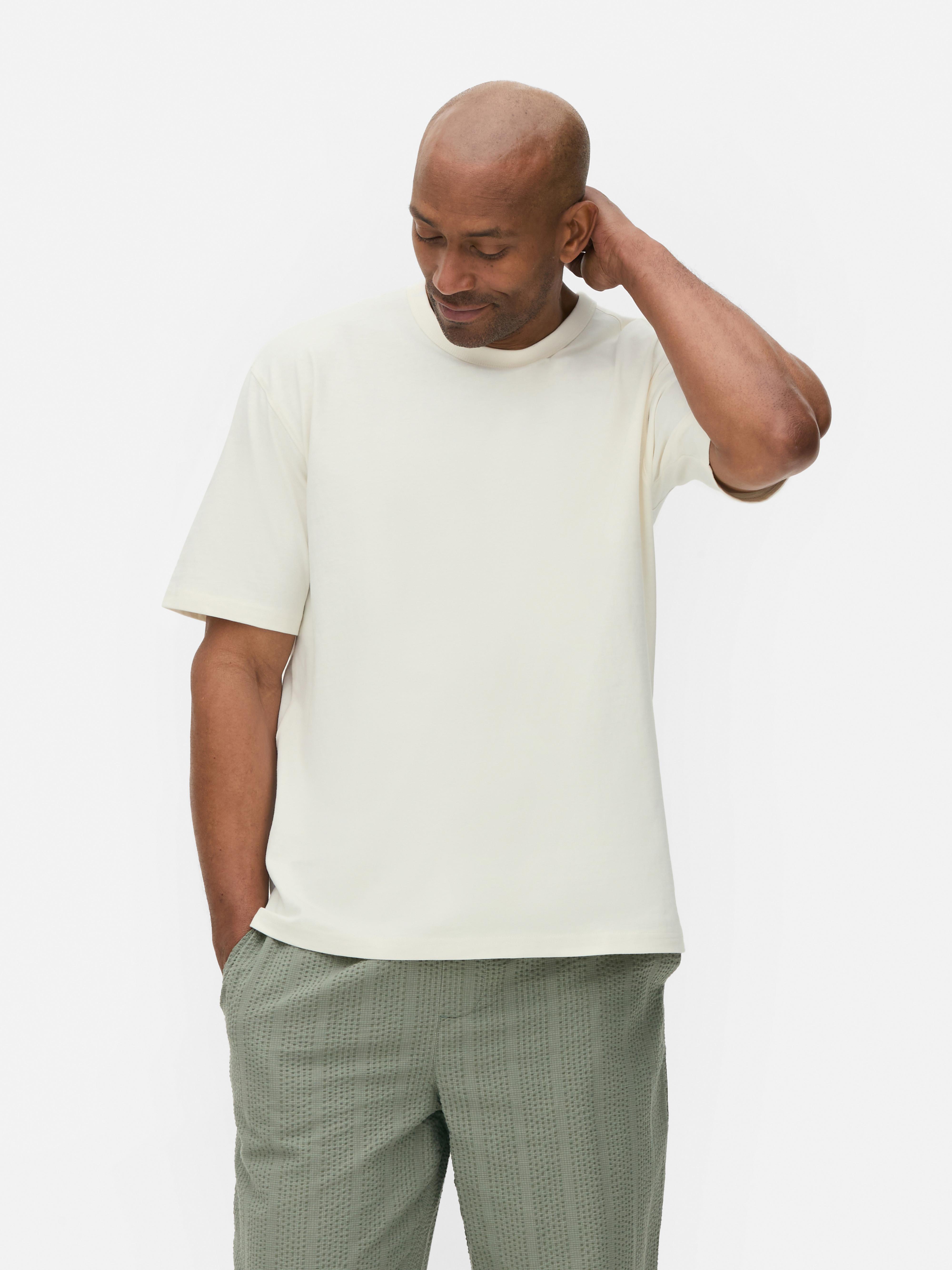 T-shirt o luźnym kroju