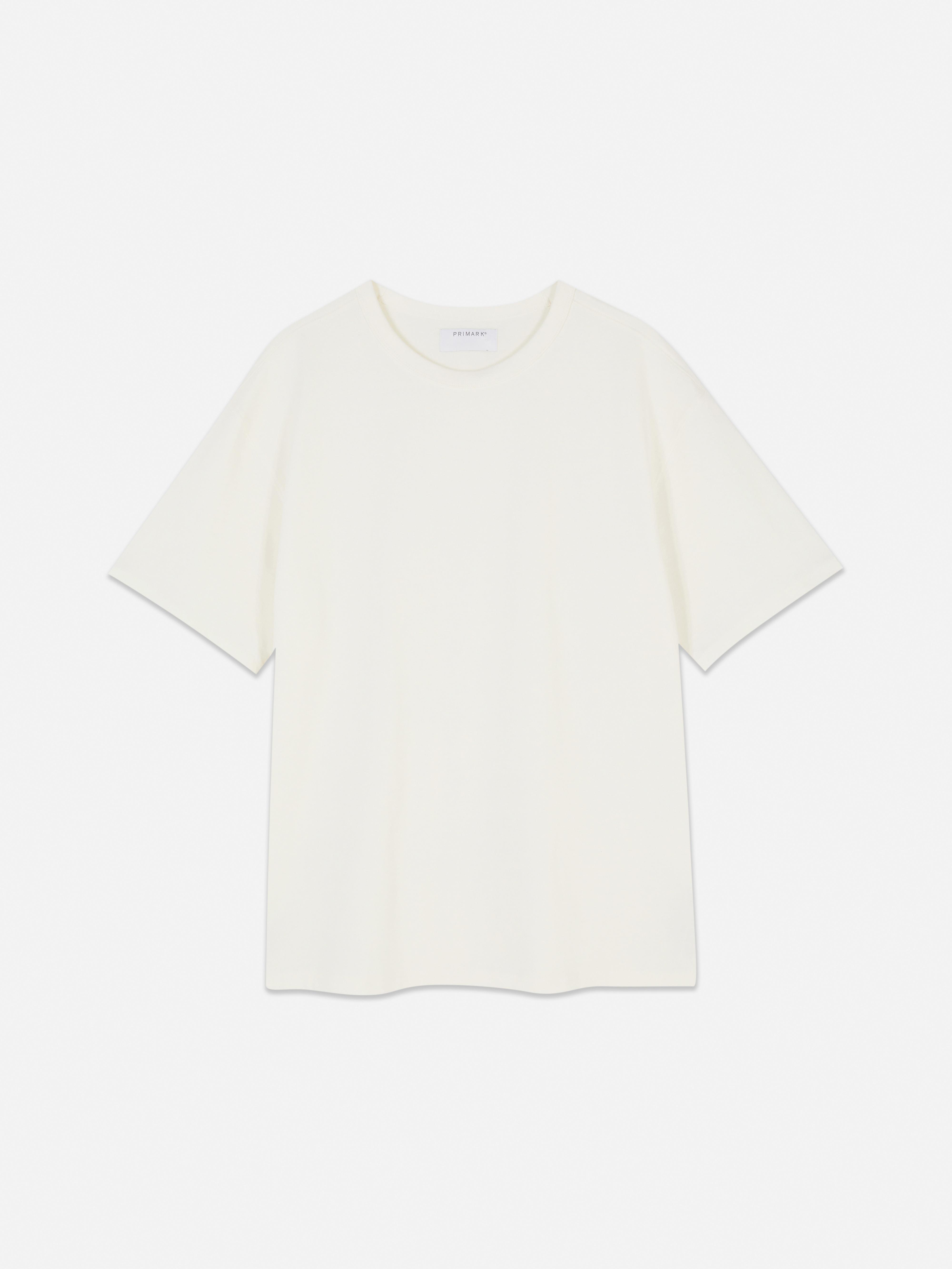 T-shirt o luźnym kroju