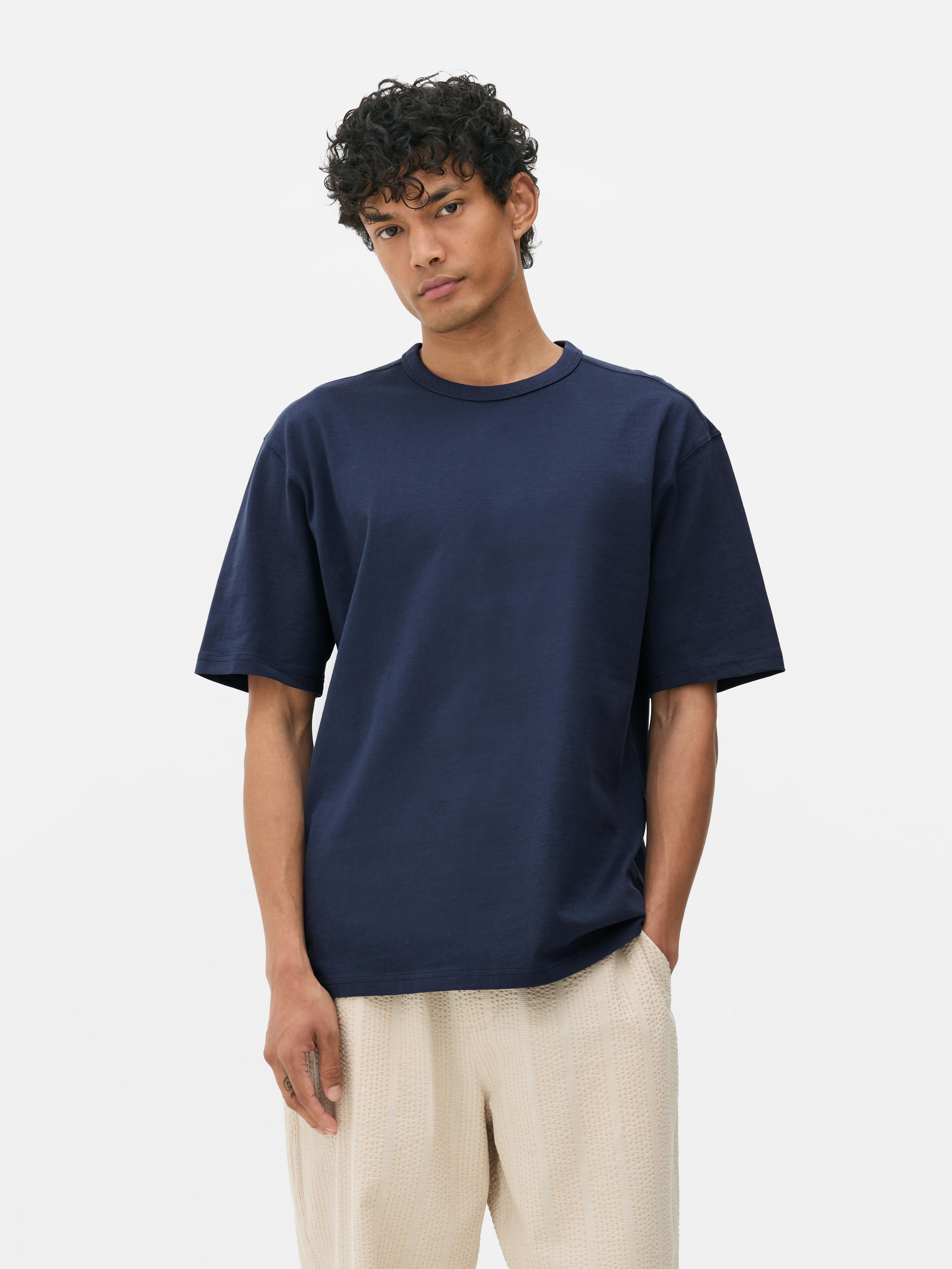 T-shirt o luźnym kroju