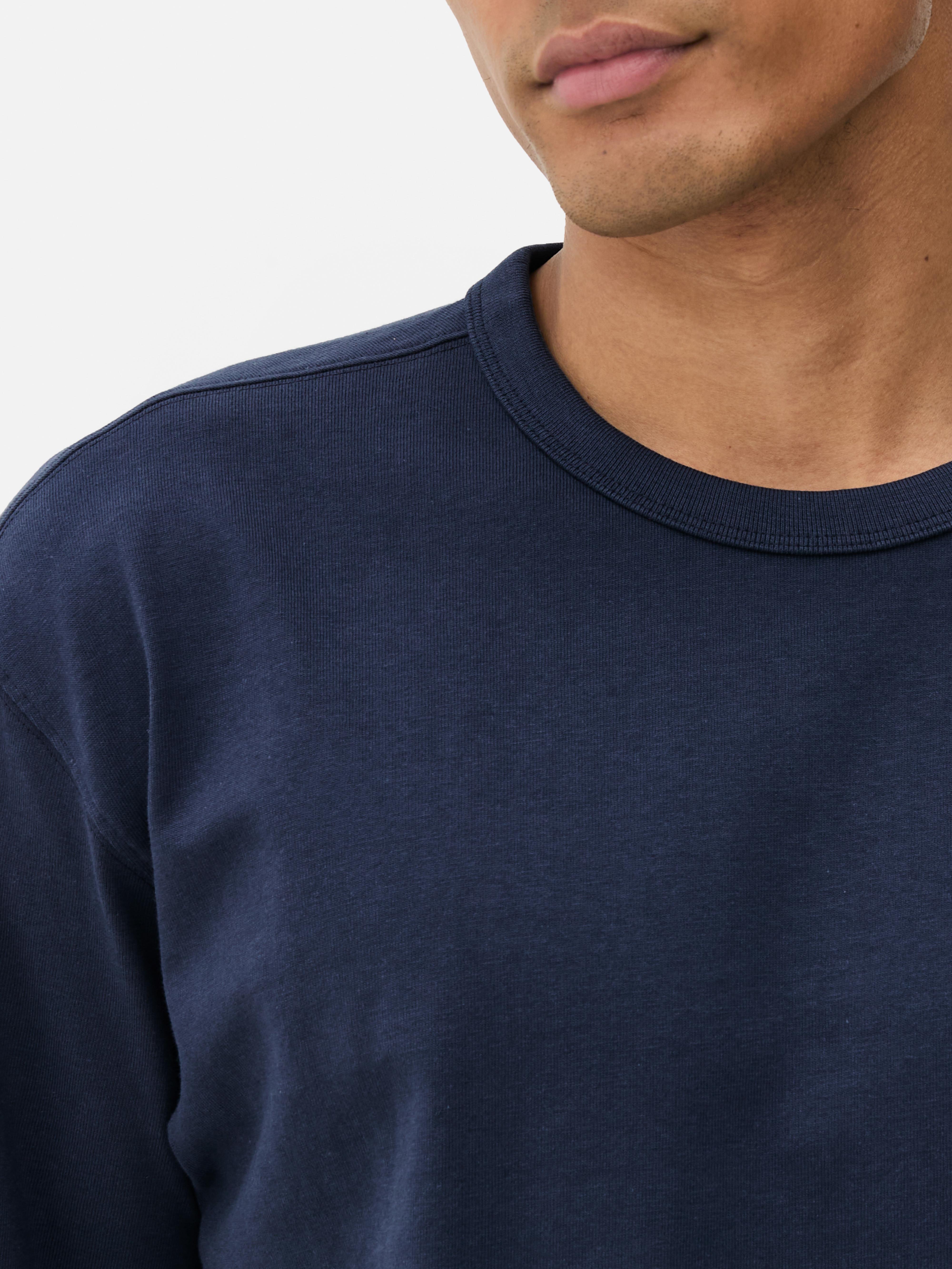 T-shirt o luźnym kroju